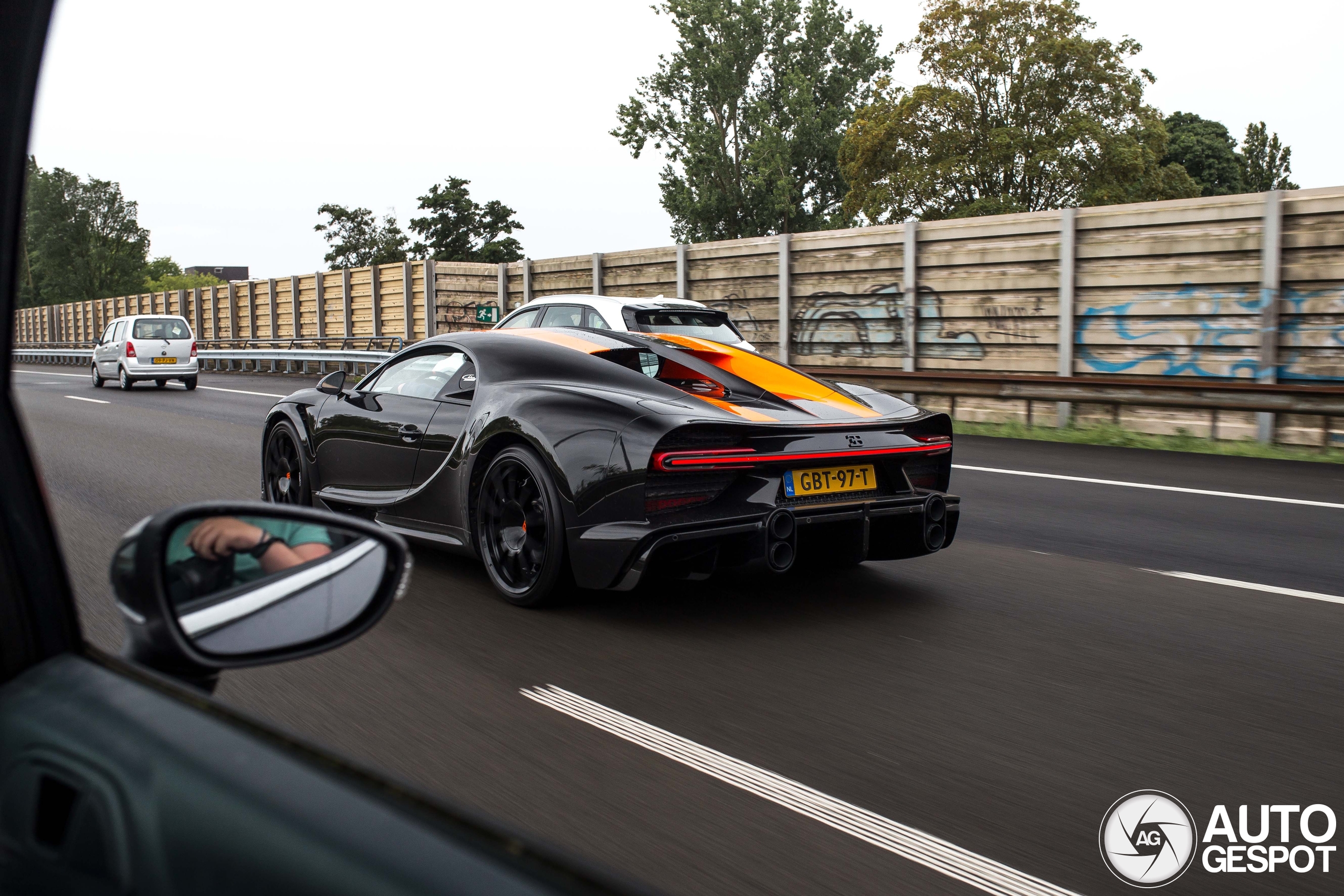 Den Haag staat op zijn kop door Bugatti Chirons