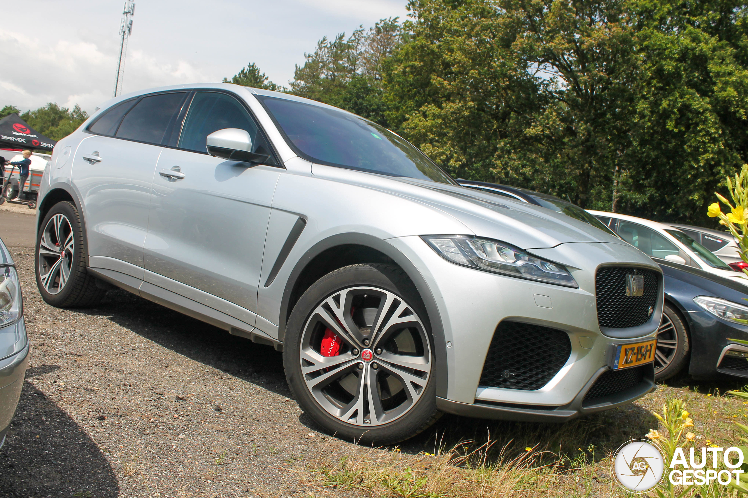 Jaguar F-PACE SVR