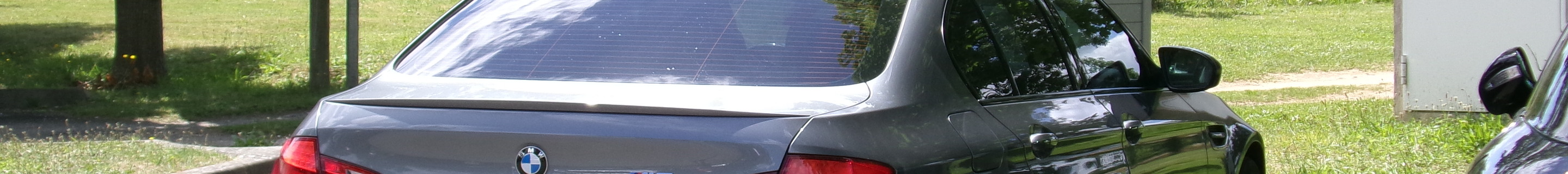 BMW M5 F10 2011