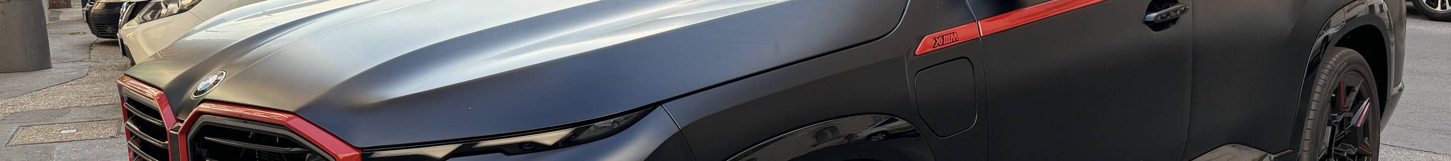 BMW XM G09 Label Red