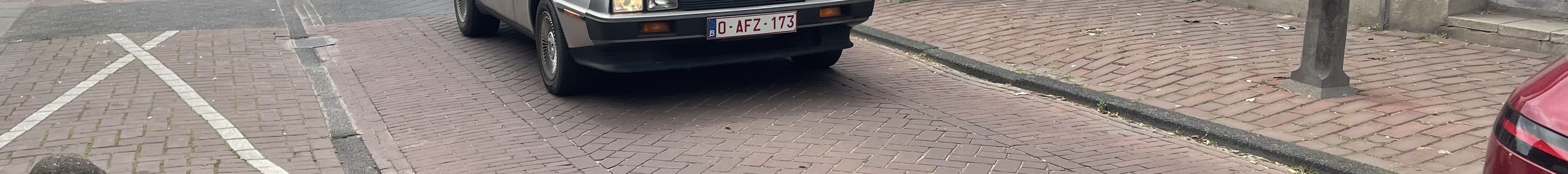 DeLorean DMC-12
