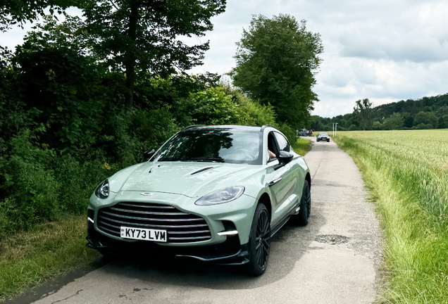 Aston Martin DBX707