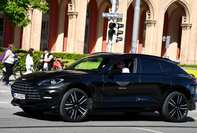 Aston Martin DBX707