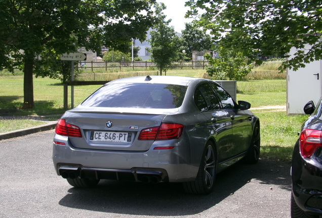 BMW M5 F10 2011