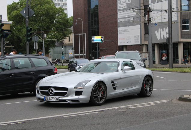 Mercedes-Benz SLS AMG