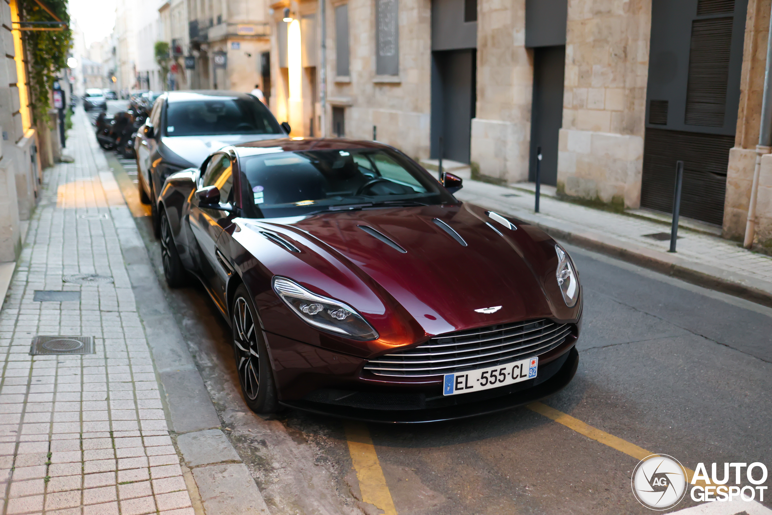 Aston Martin DB11