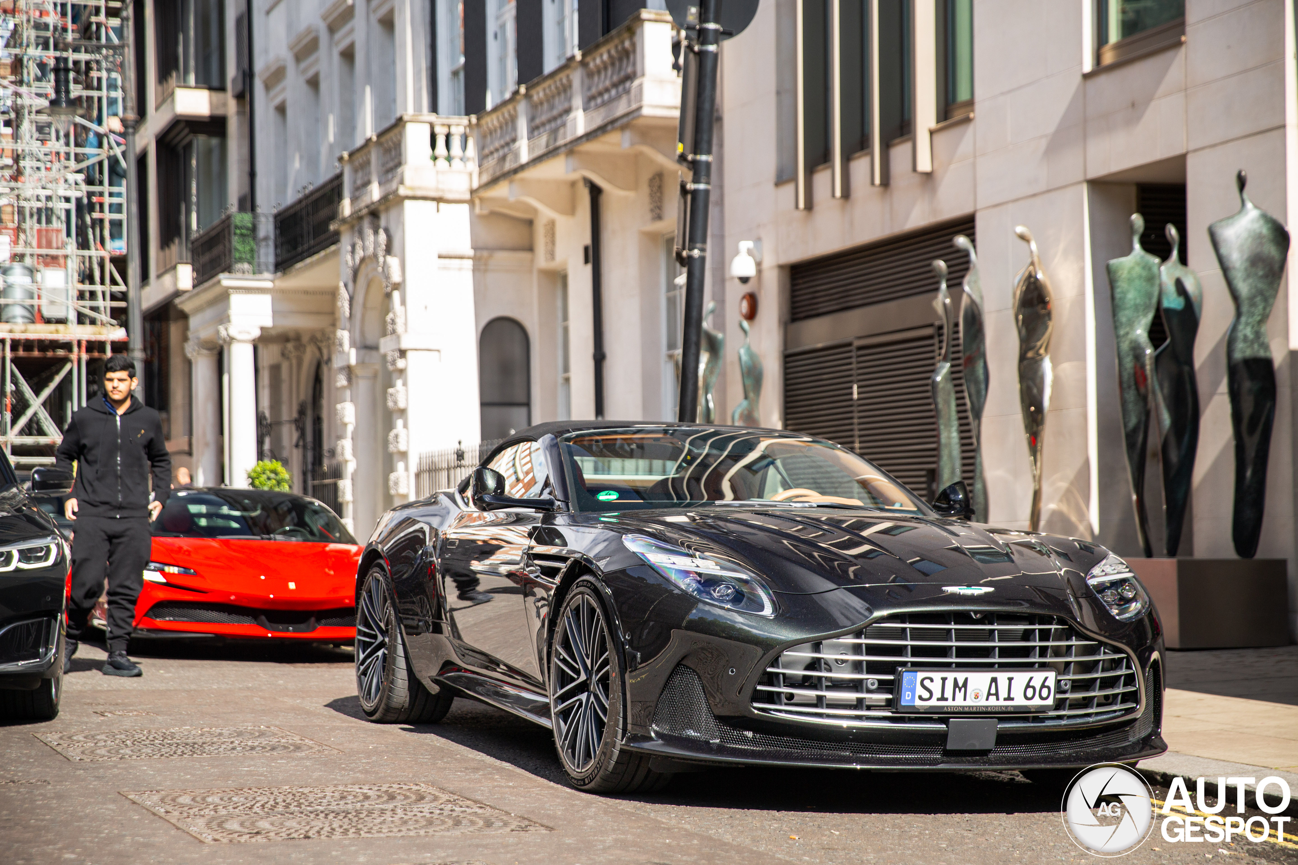 Aston Martin DB12 Volante