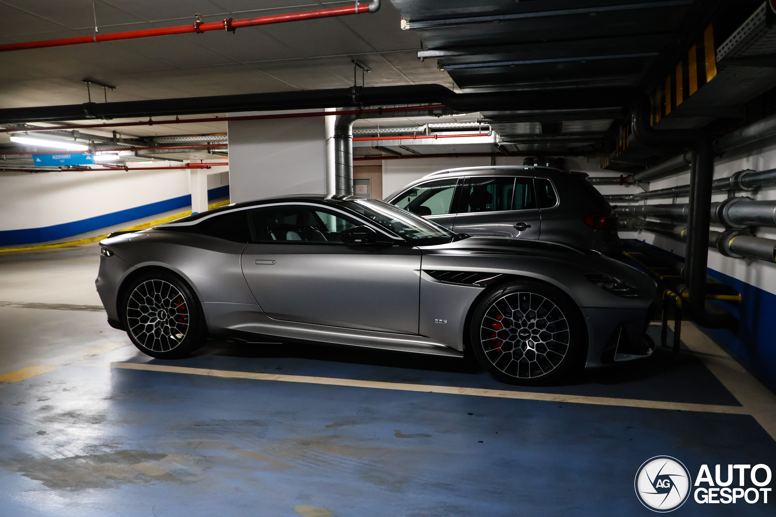 Aston Martin DBS 770 Ultimate