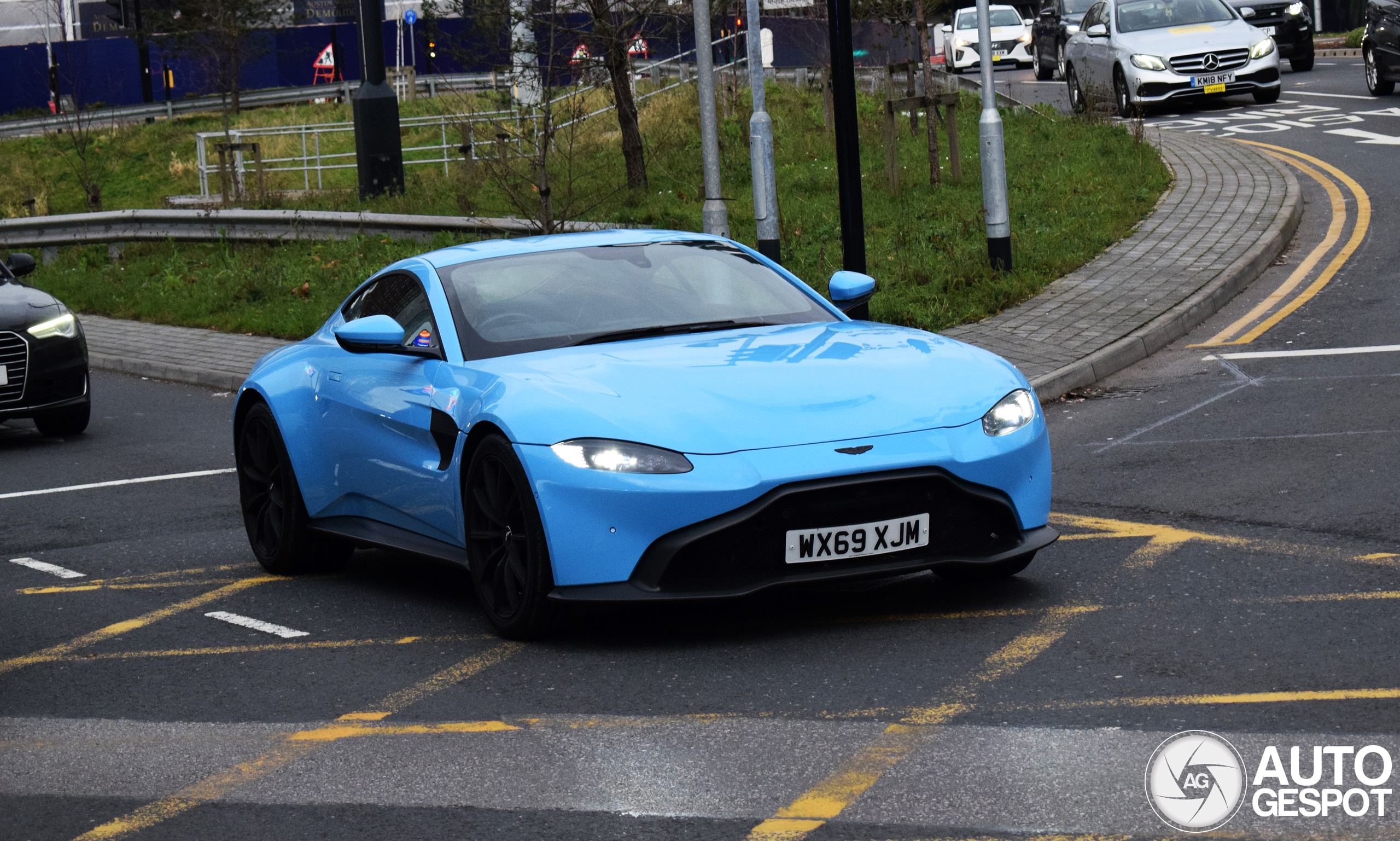 Aston Martin V8 Vantage 2018