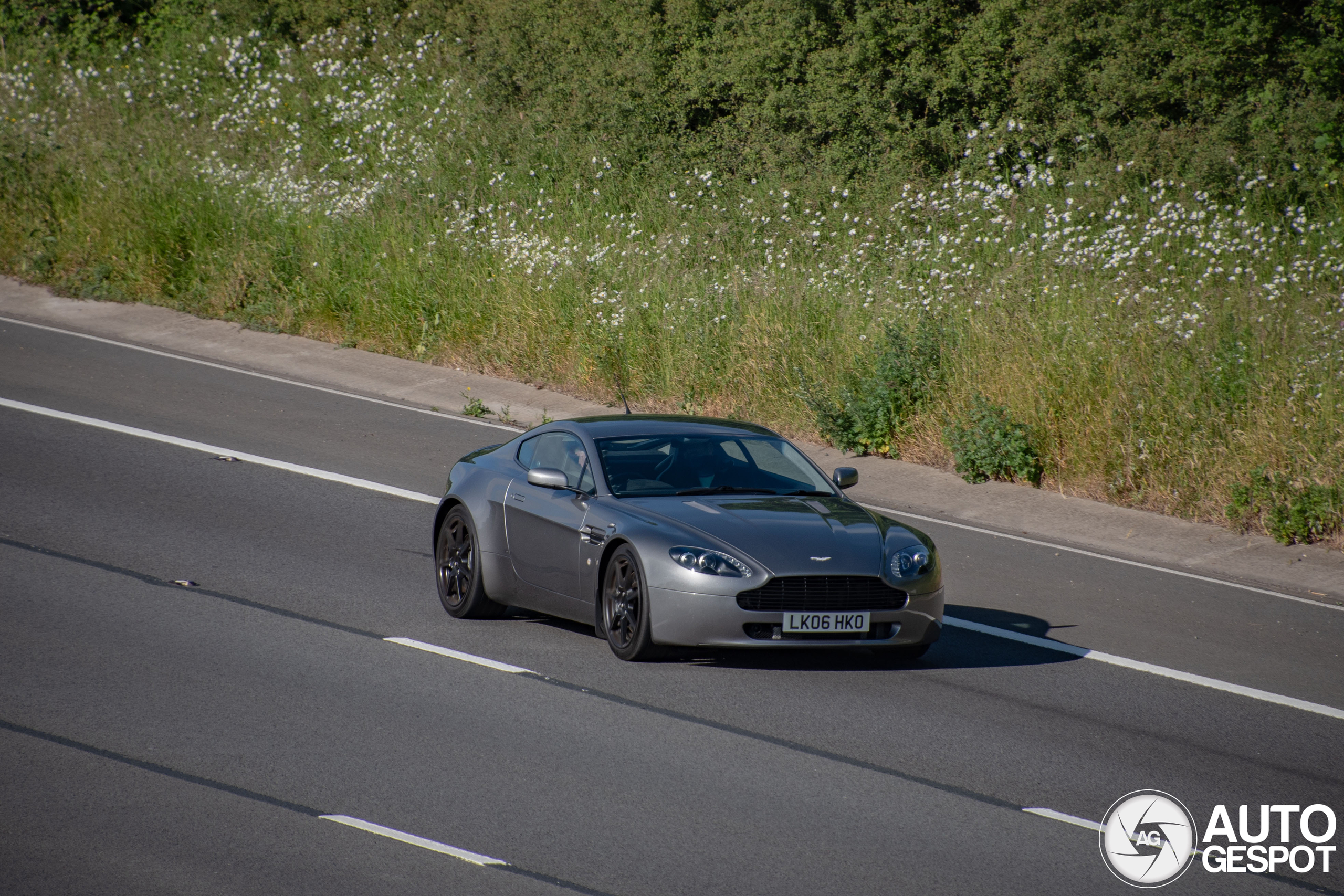 Aston Martin V8 Vantage