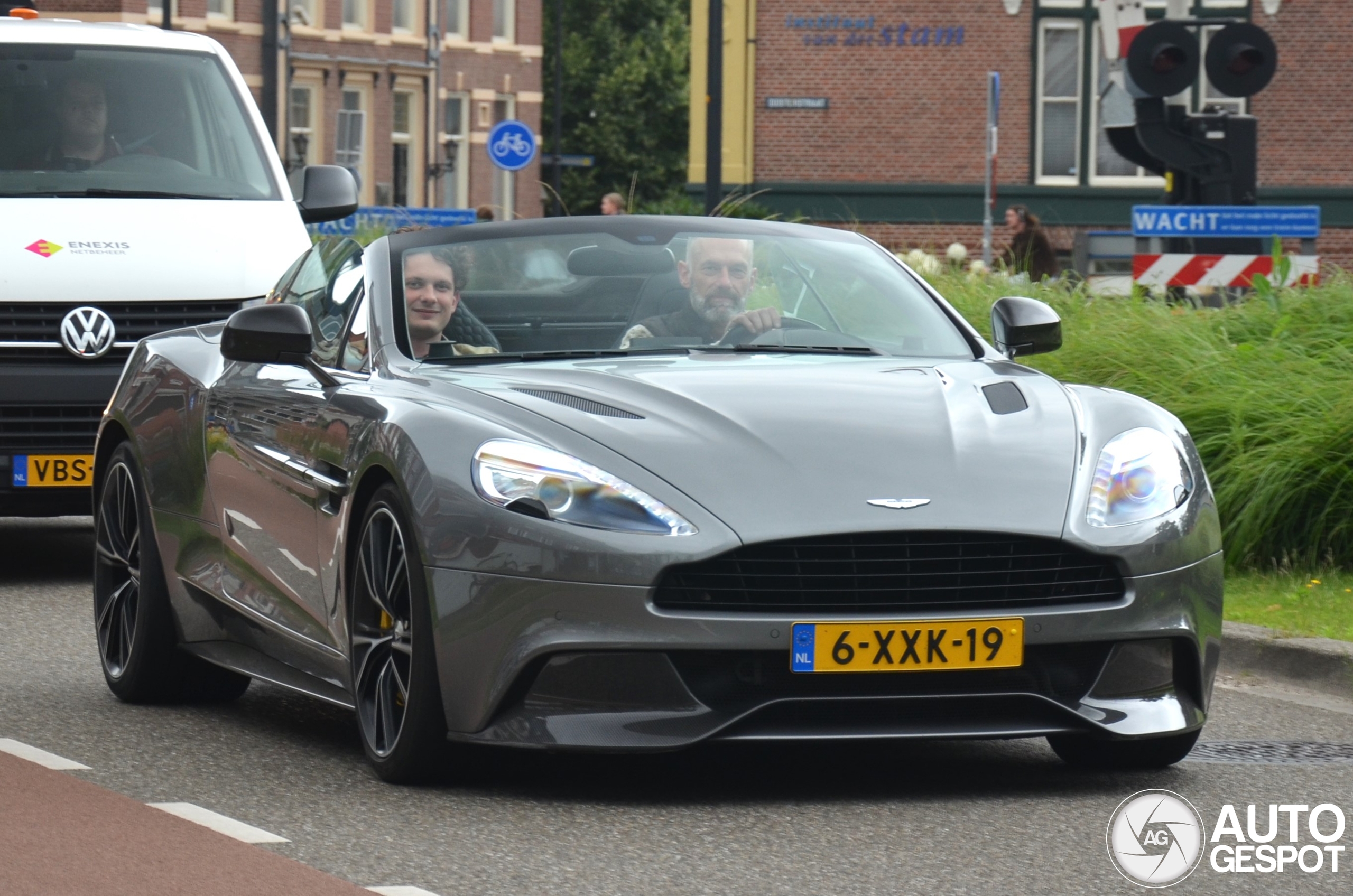 Aston Martin Vanquish Volante