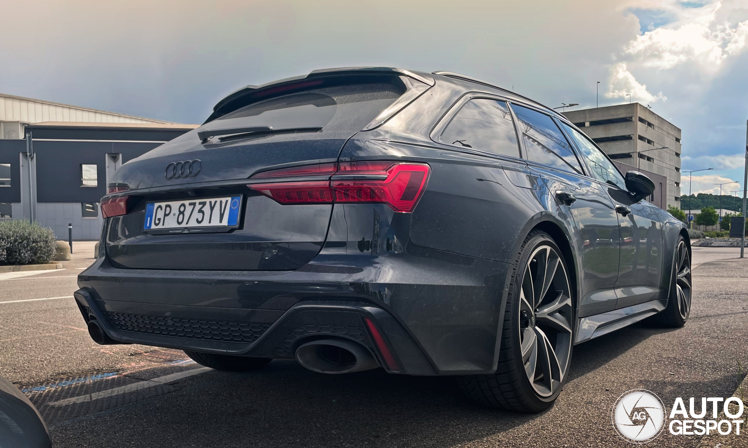 Audi RS6 Avant C8