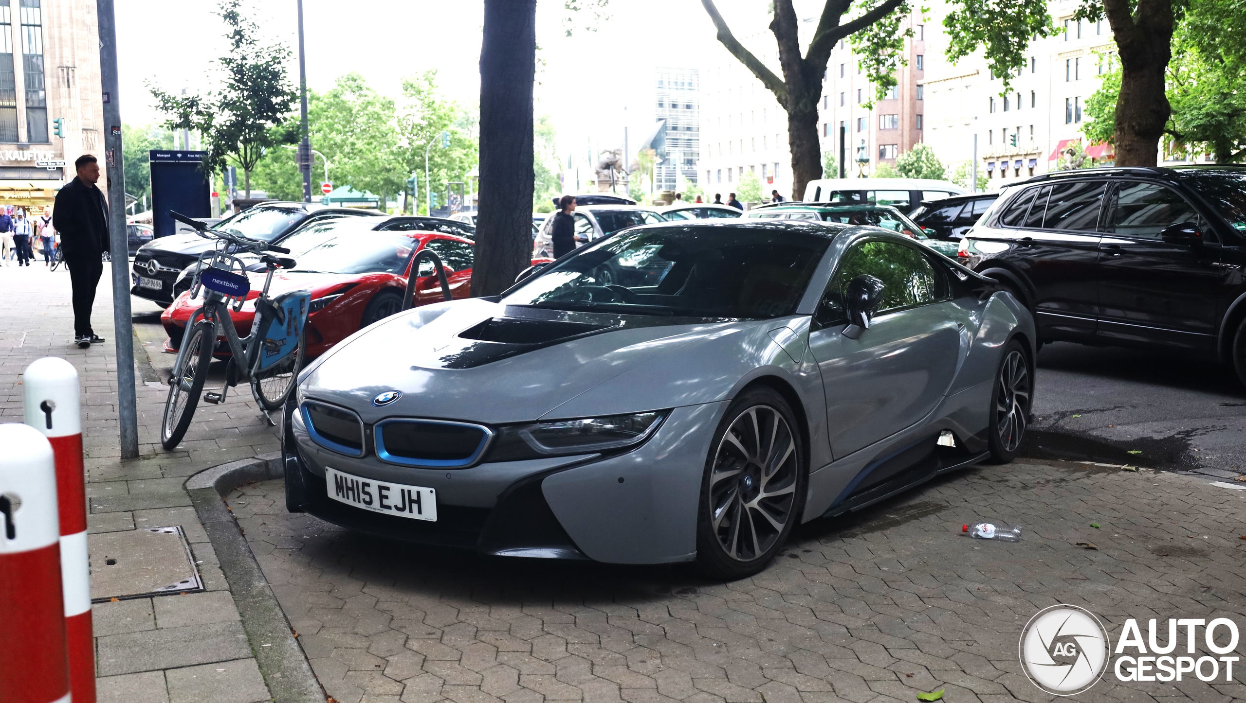 BMW i8