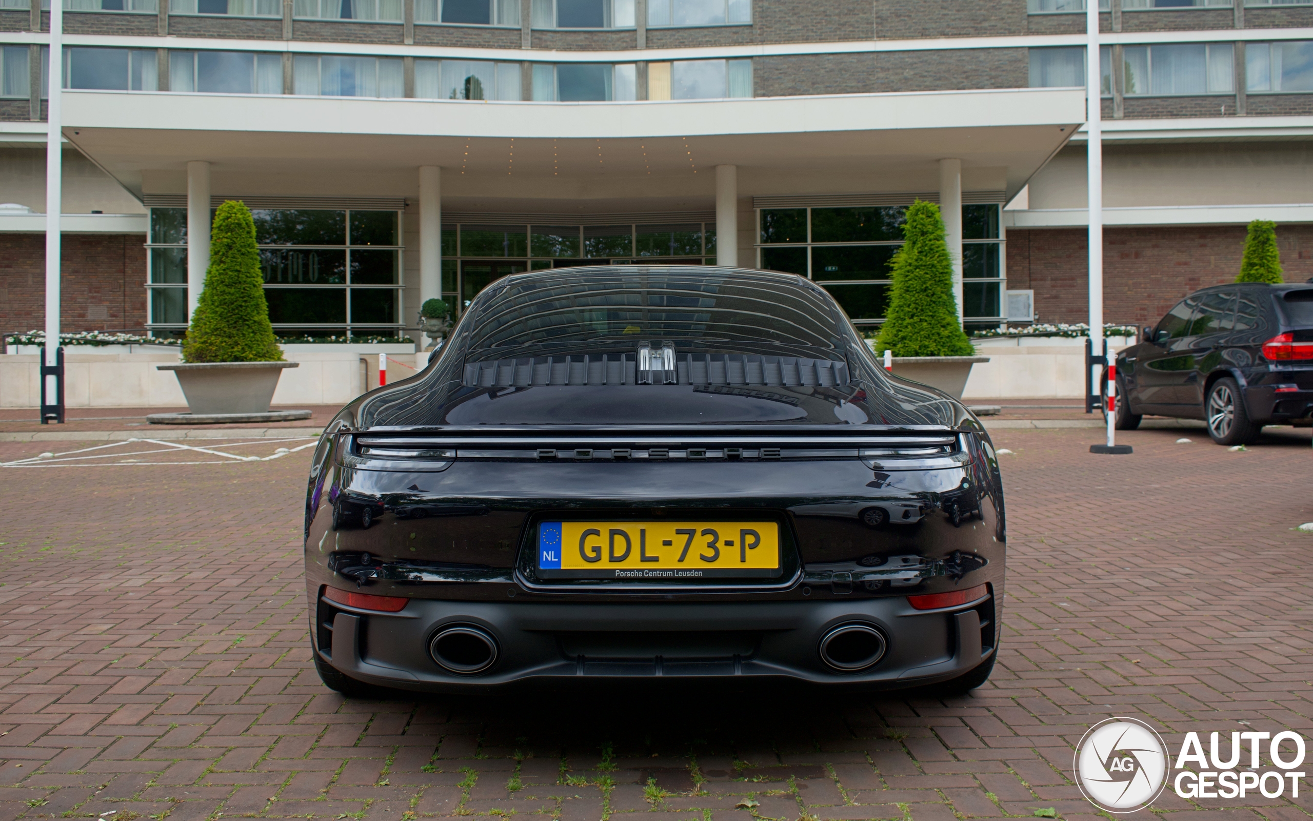 Porsche 992 Carrera 4 GTS