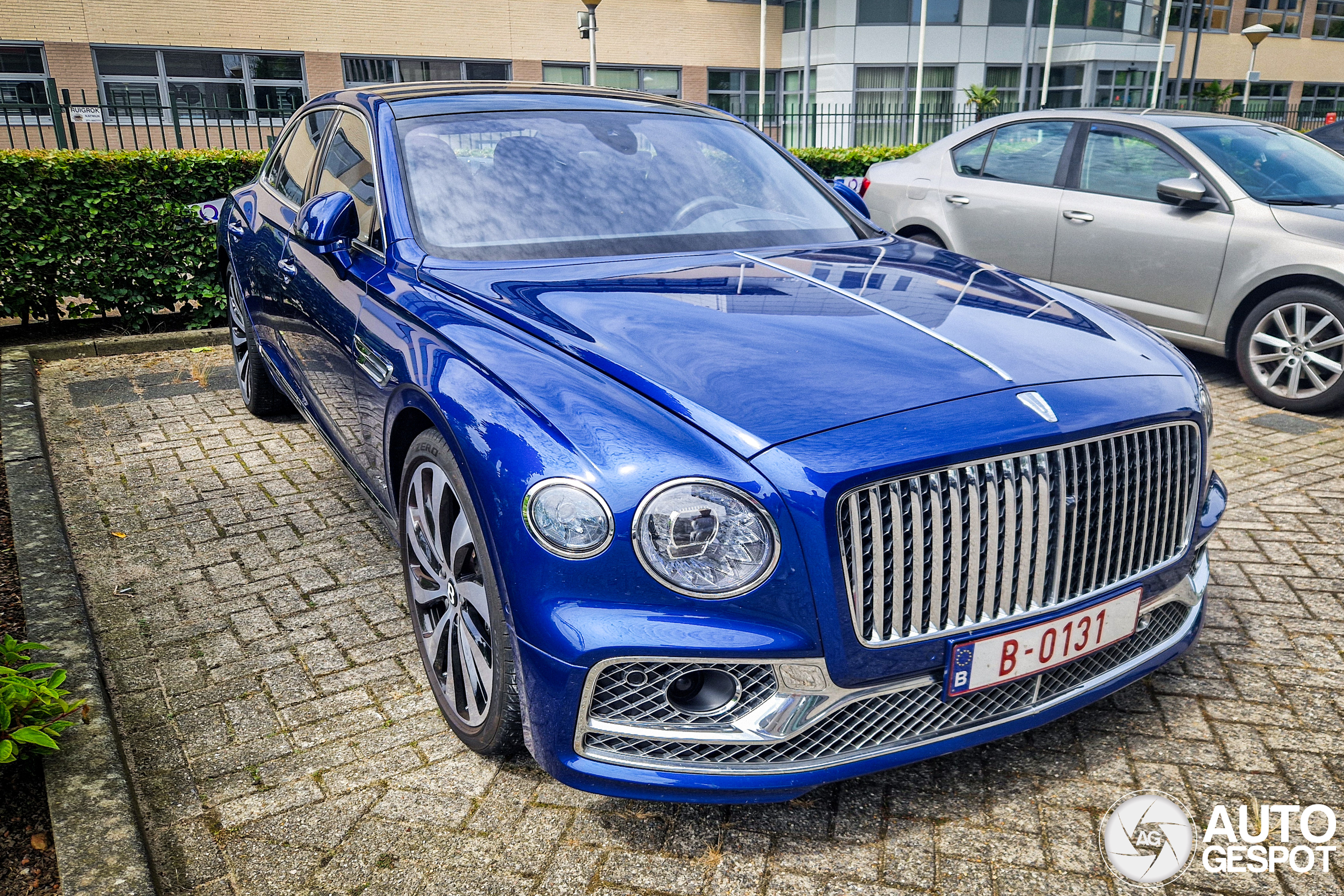 Bentley Flying Spur Hybrid Azure