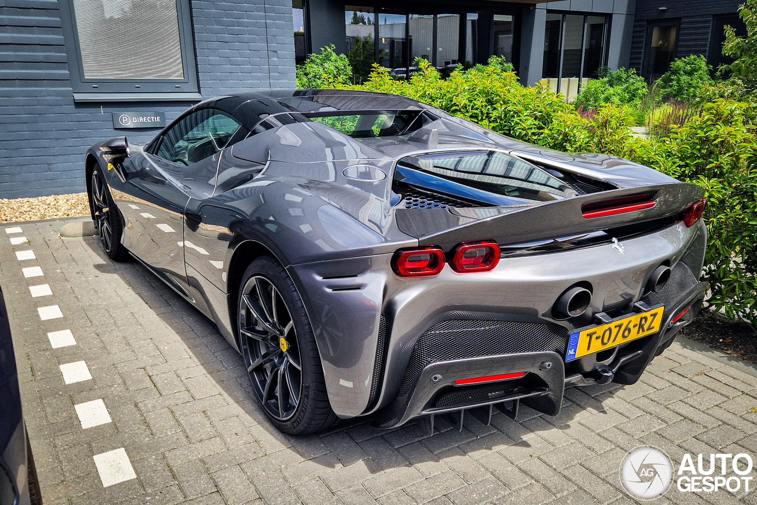 Ferrari SF90 Spider Assetto Fiorano