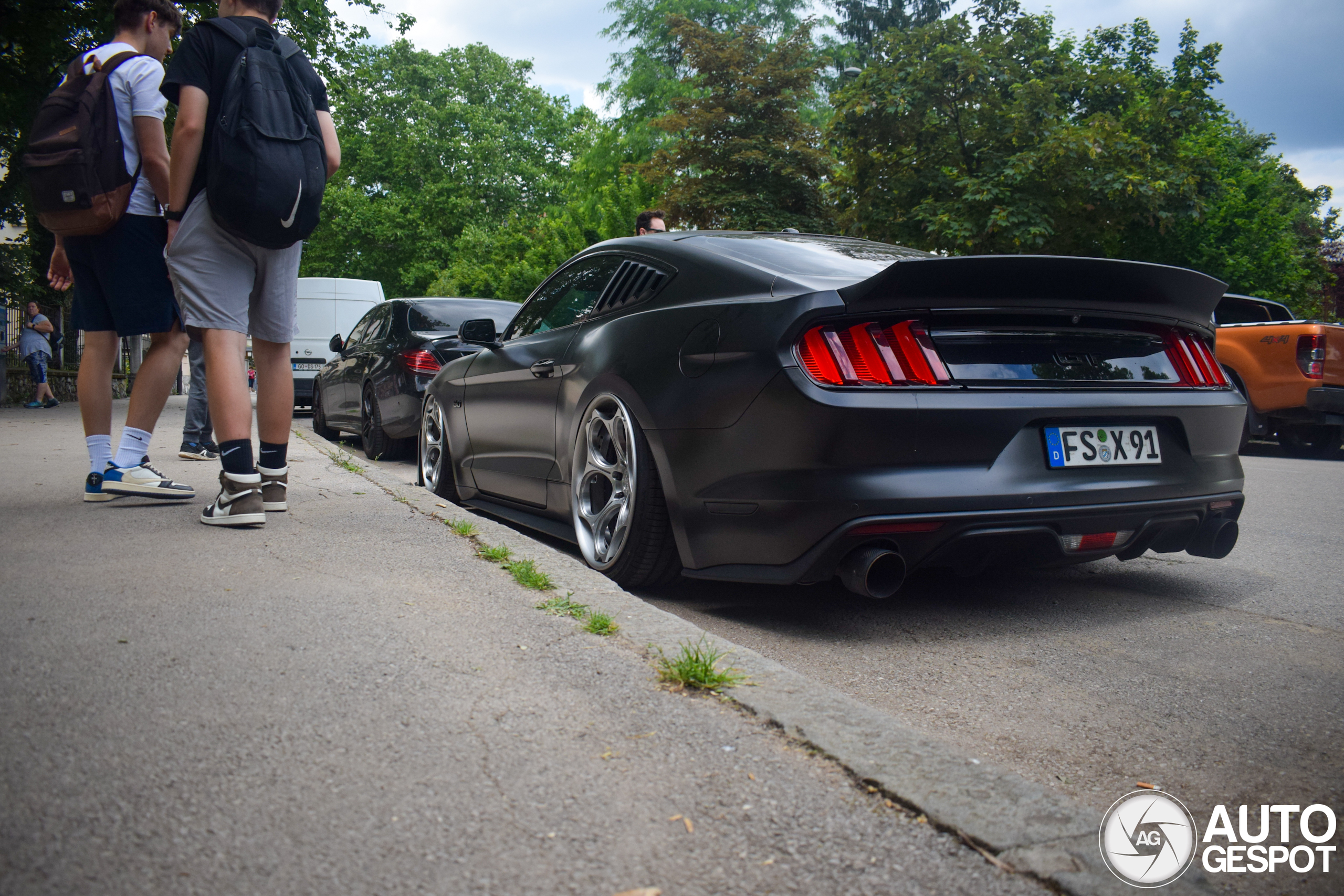 Ford Mustang ligt laag bij de grond