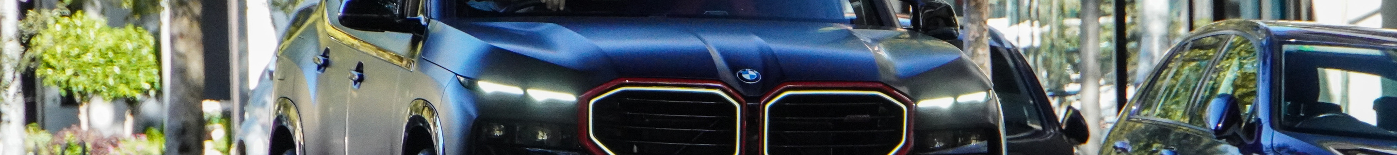 BMW XM G09 Label Red