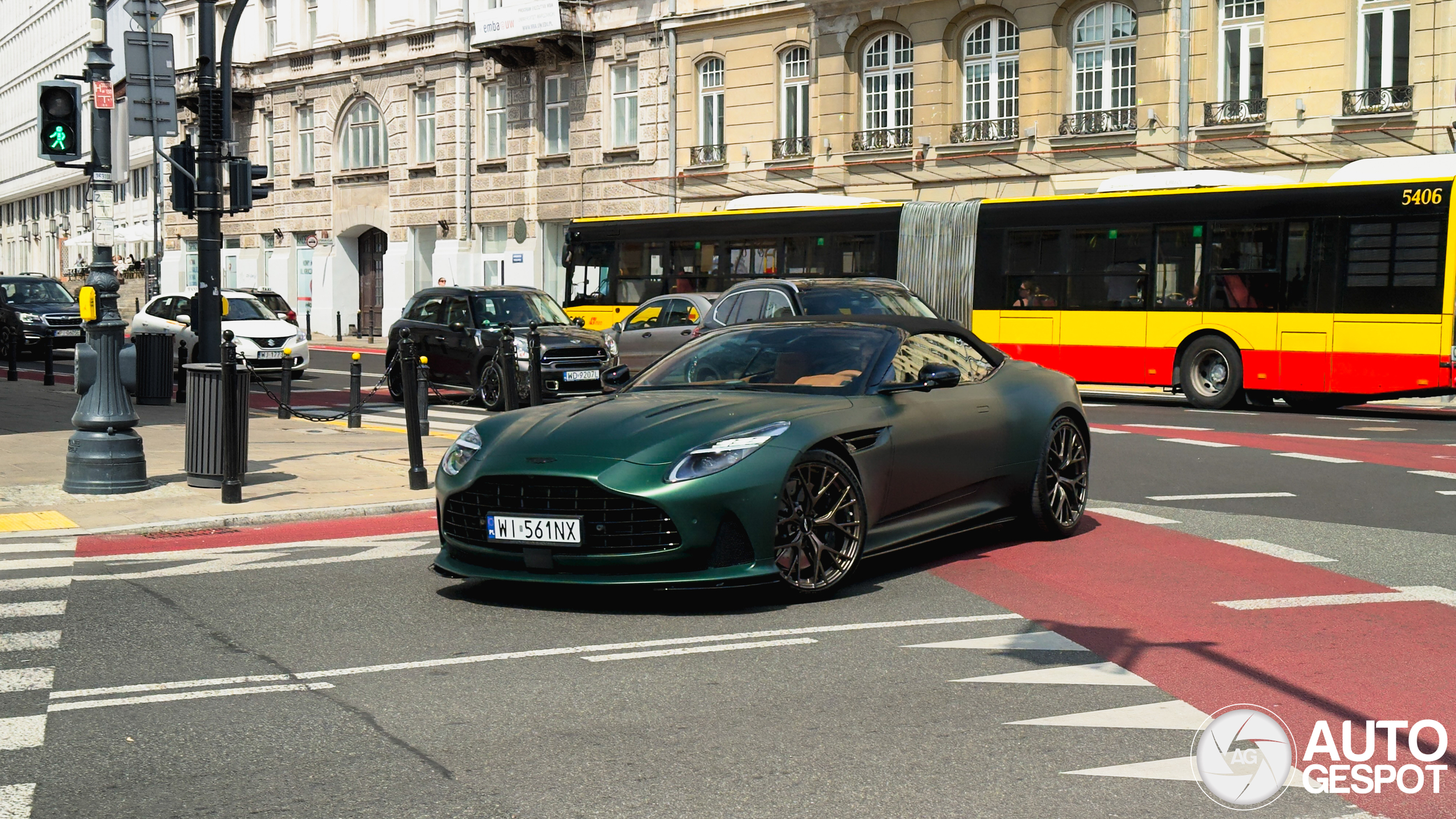 Aston Martin DB12 Volante