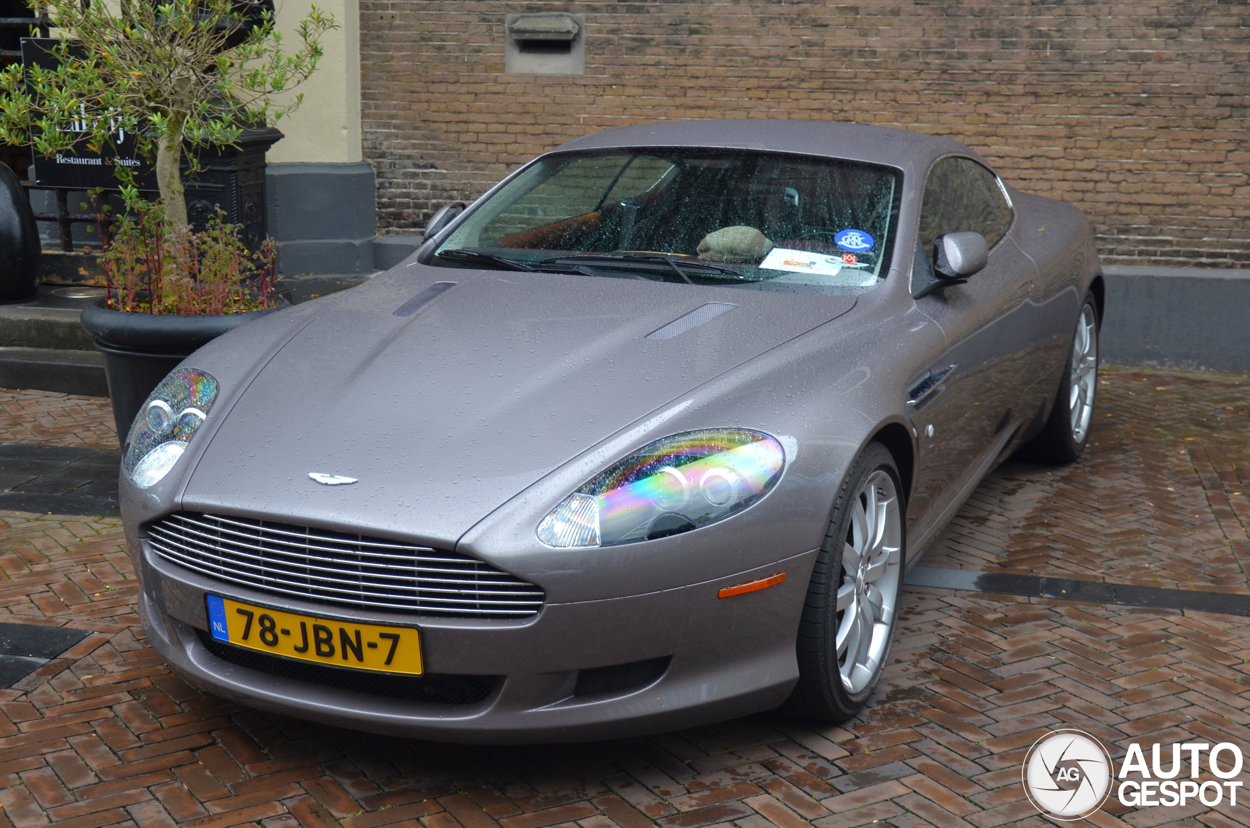 Aston Martin DB9