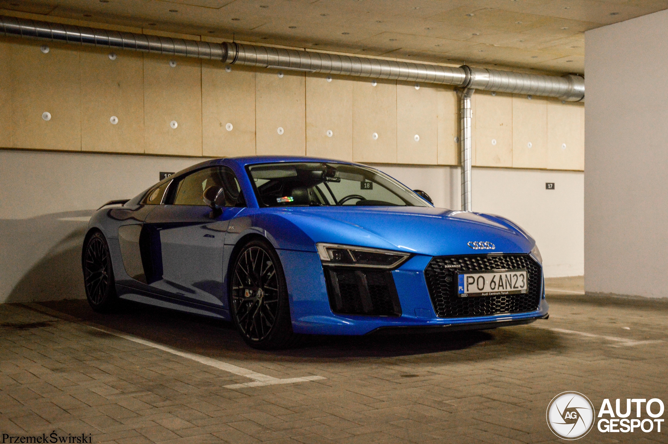 Audi R8 V10 Plus 2015