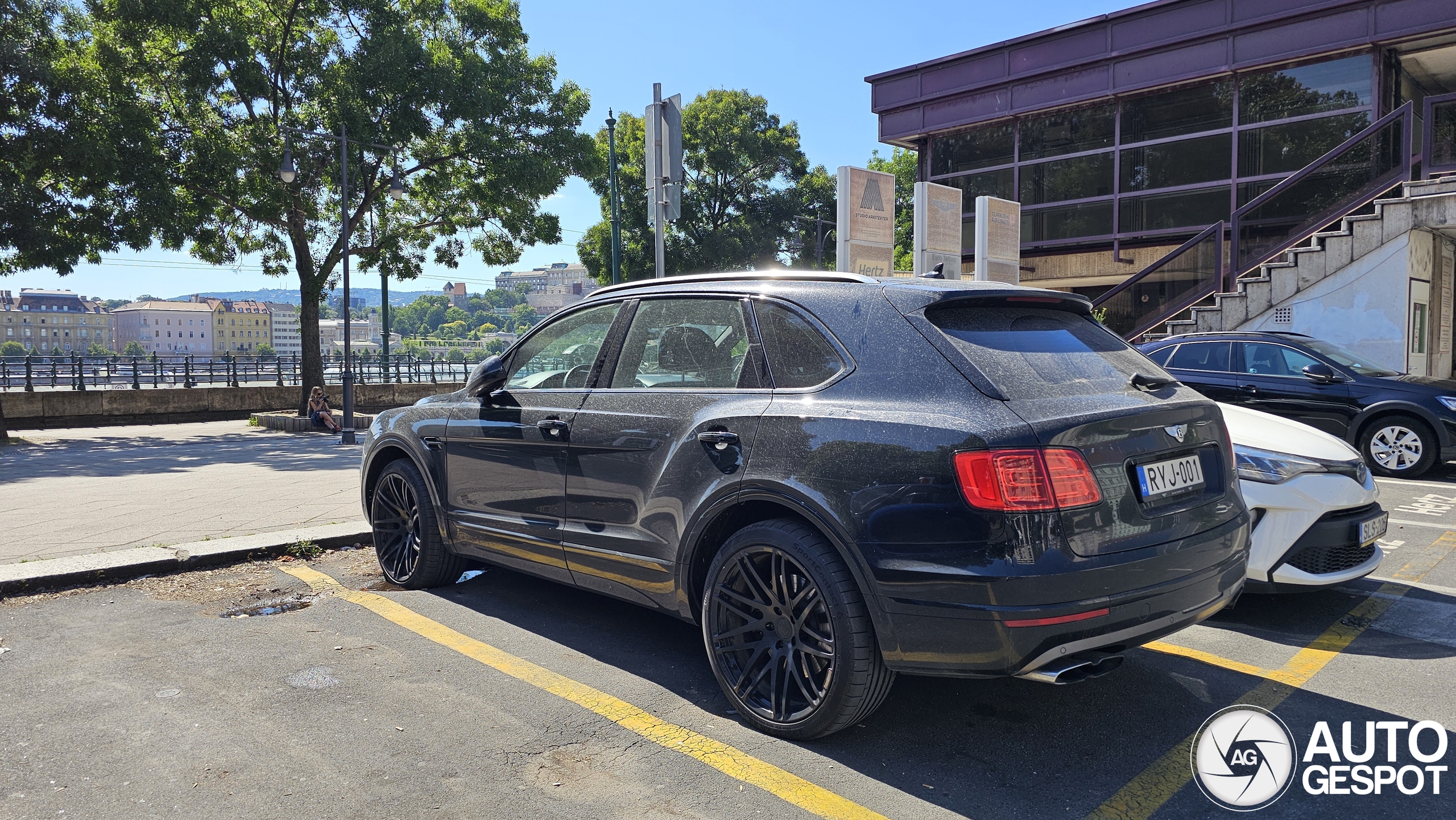 Bentley Bentayga Black Edition