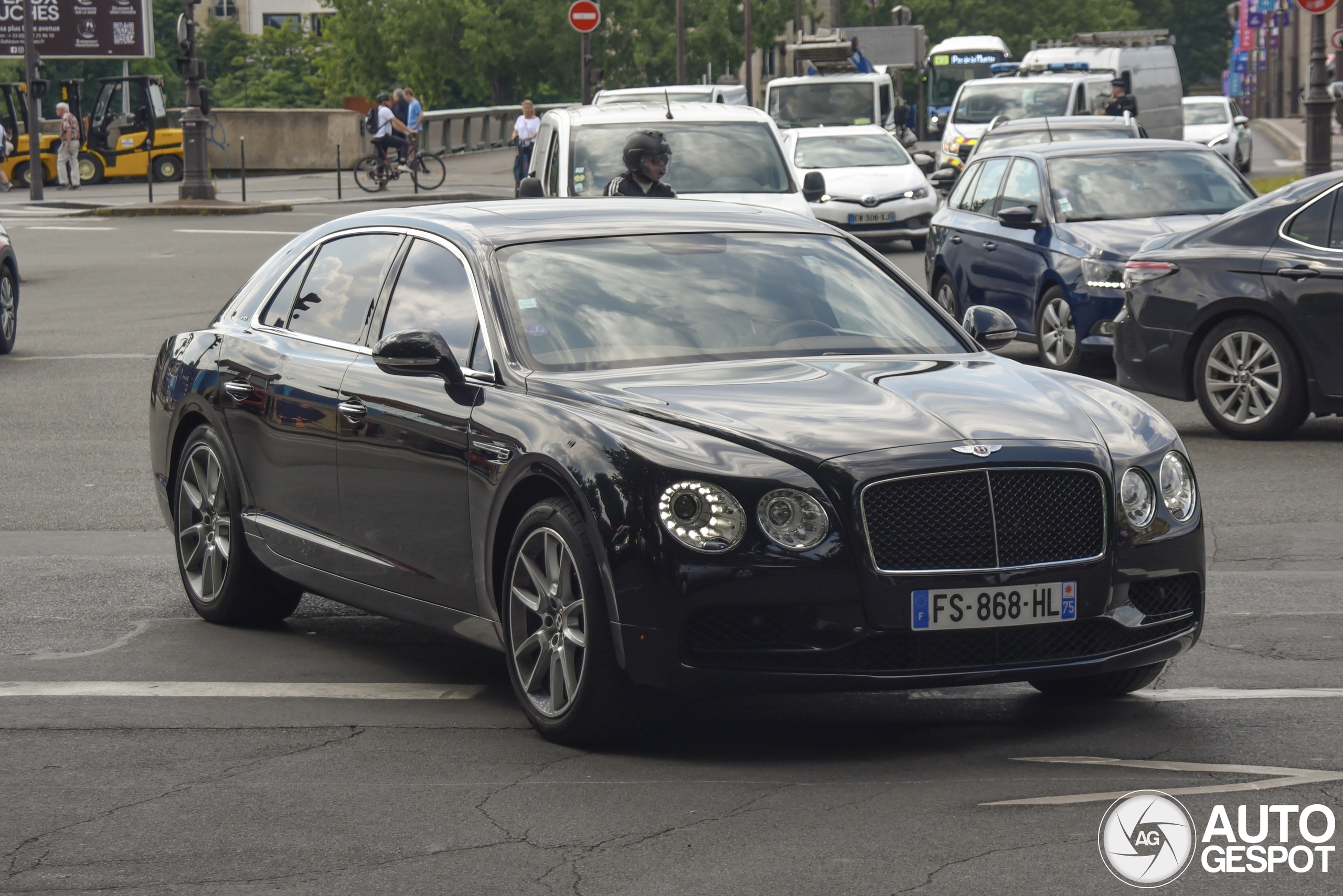 Bentley Flying Spur V8 S