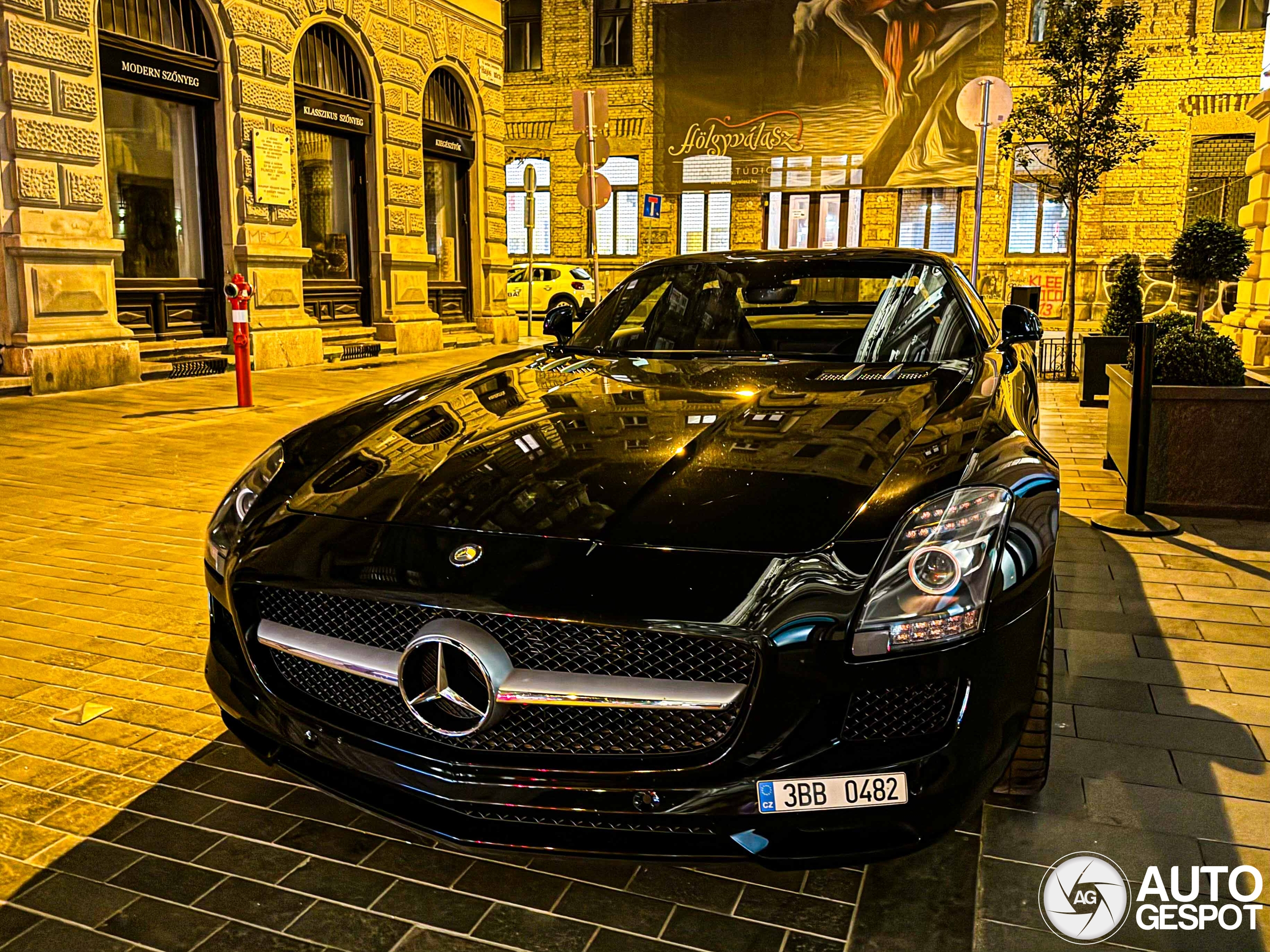 Mercedes-Benz SLS AMG