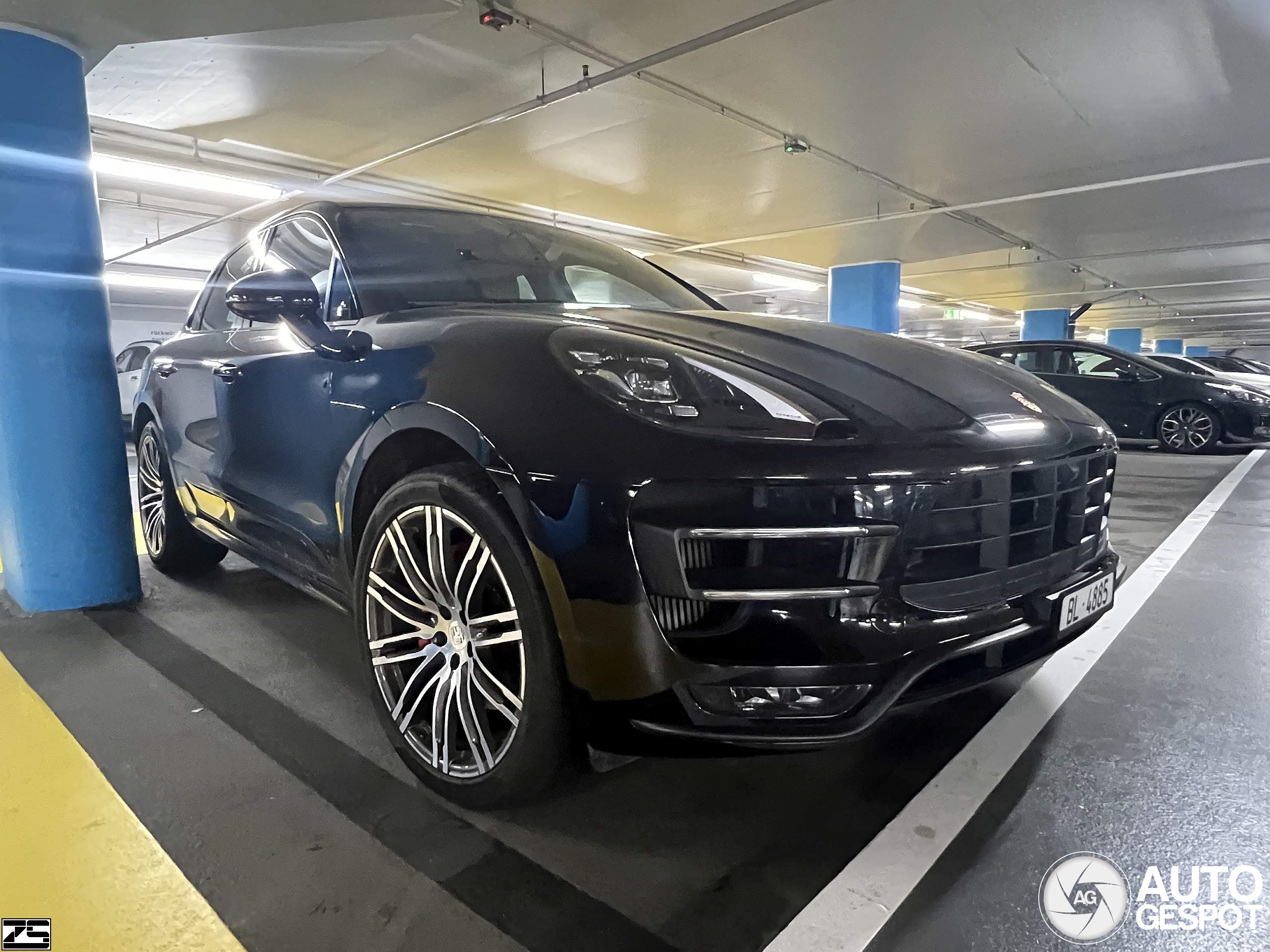 Porsche 95B Macan Turbo