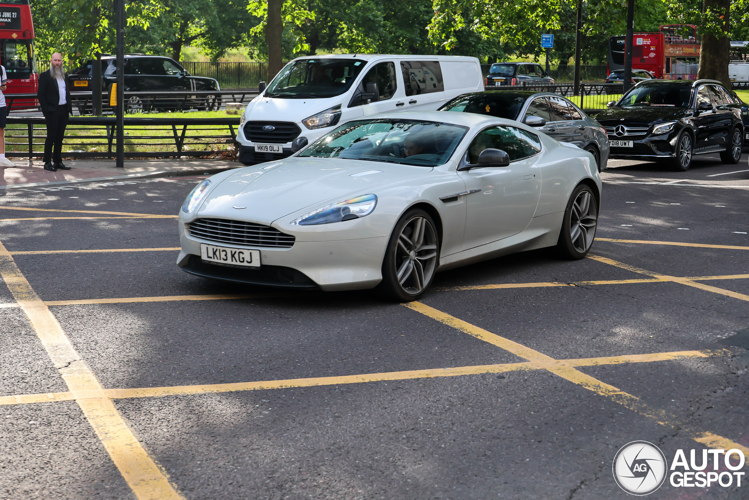 Aston Martin DB9 2013