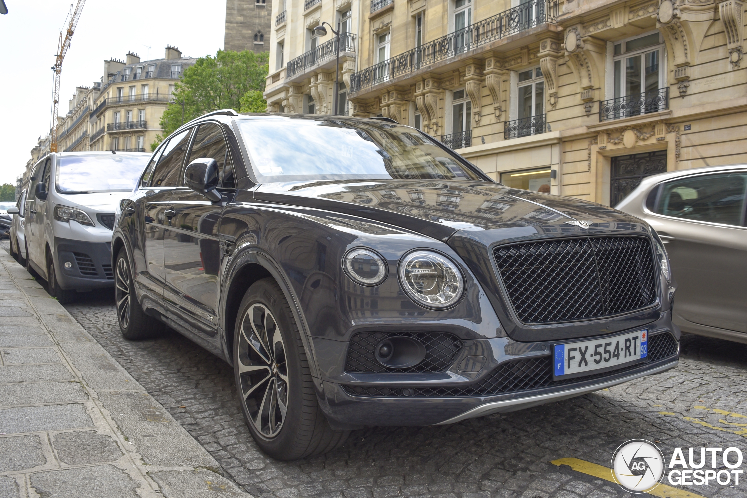 Bentley Bentayga Hybrid