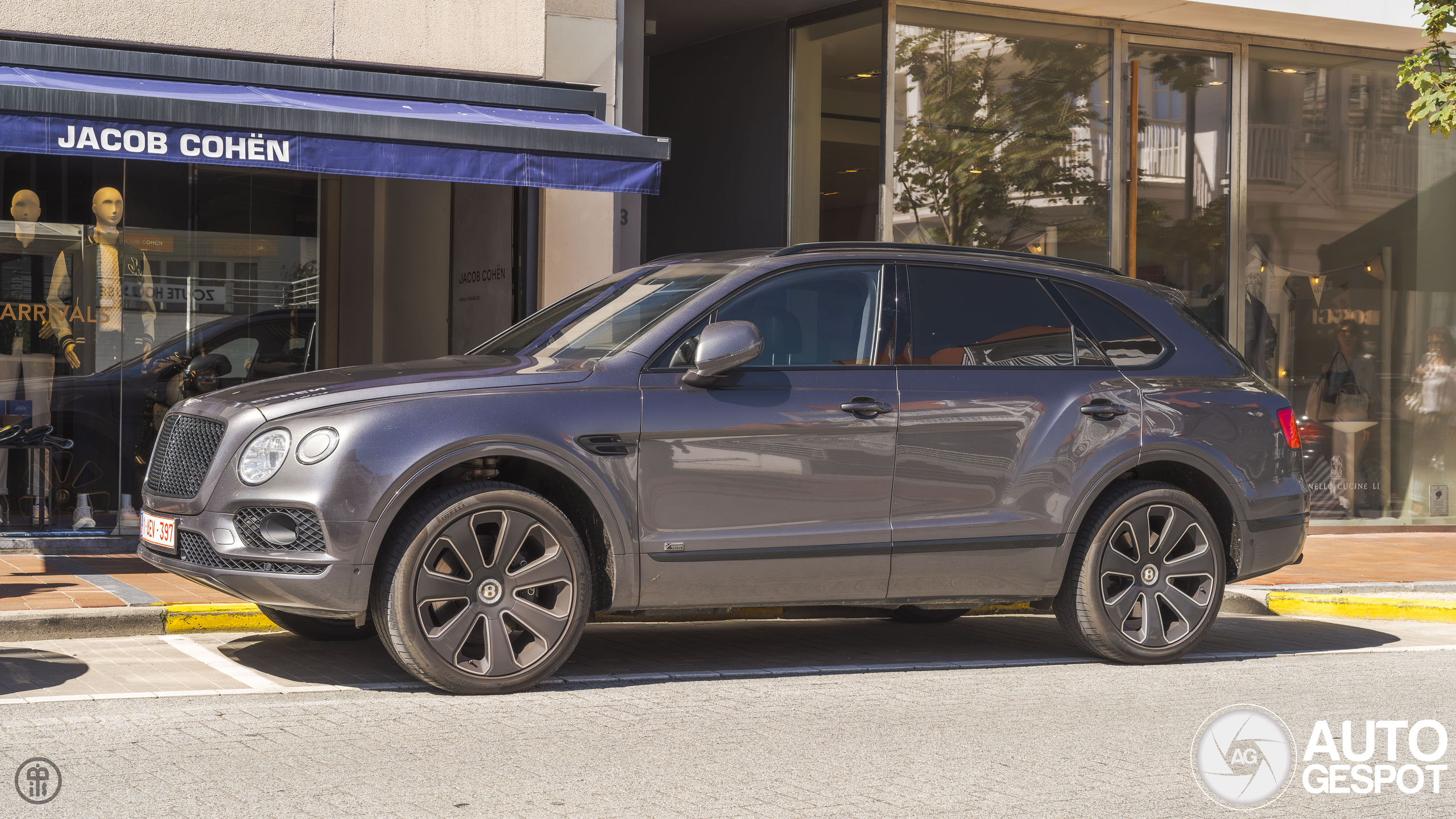 Bentley Bentayga V8 Design Series