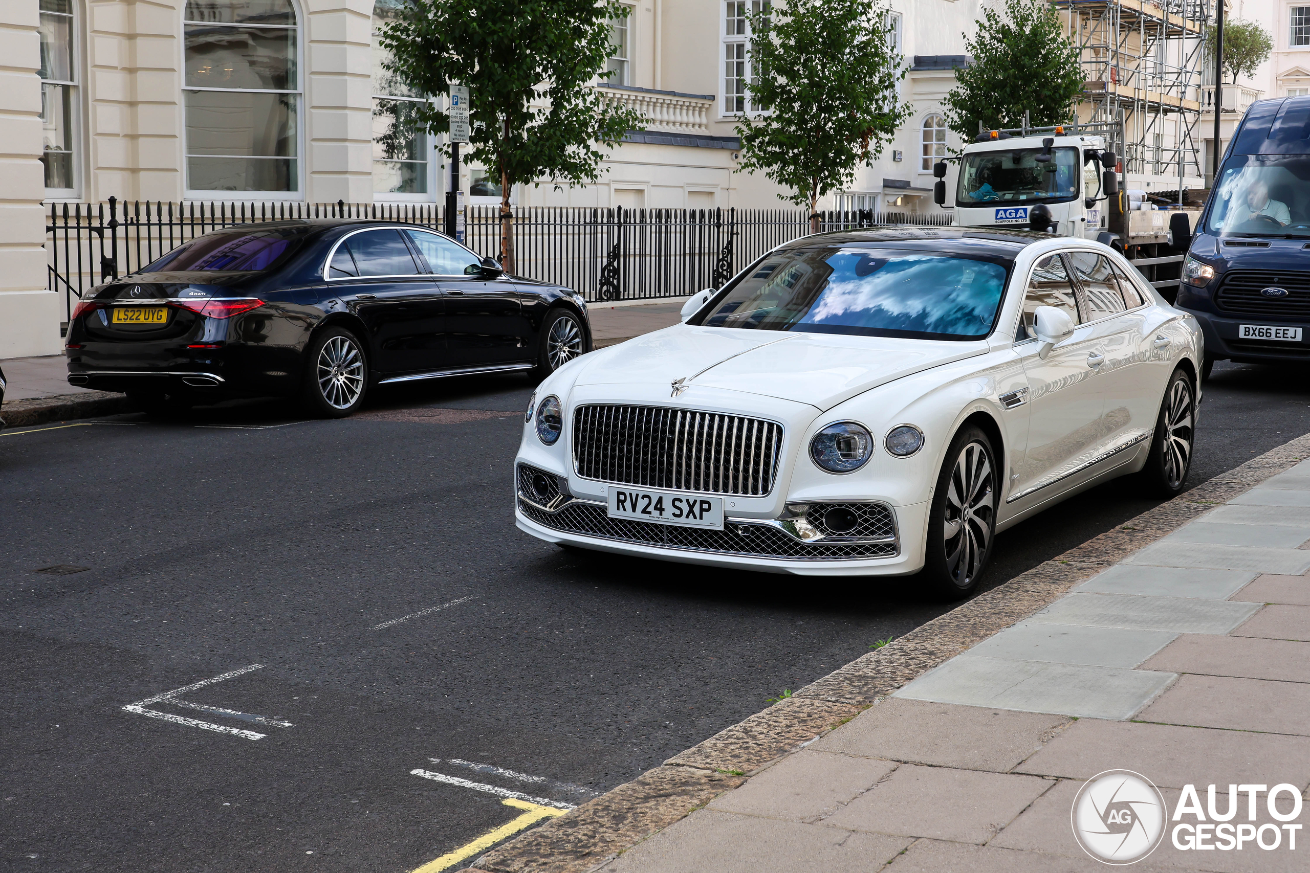 Bentley Flying Spur V8 Azure