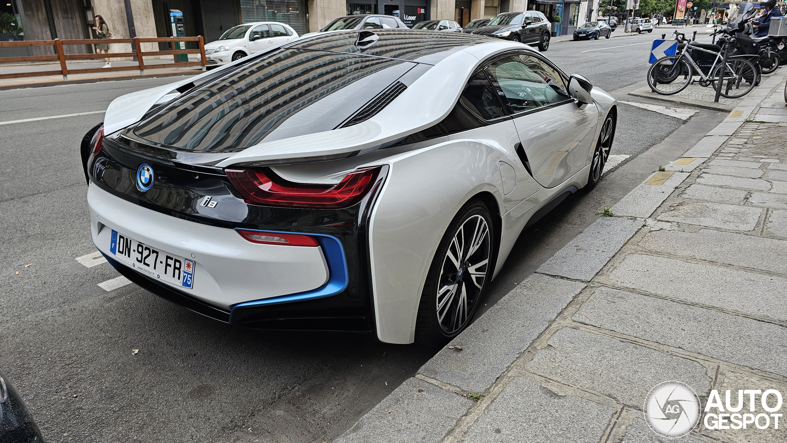 BMW i8