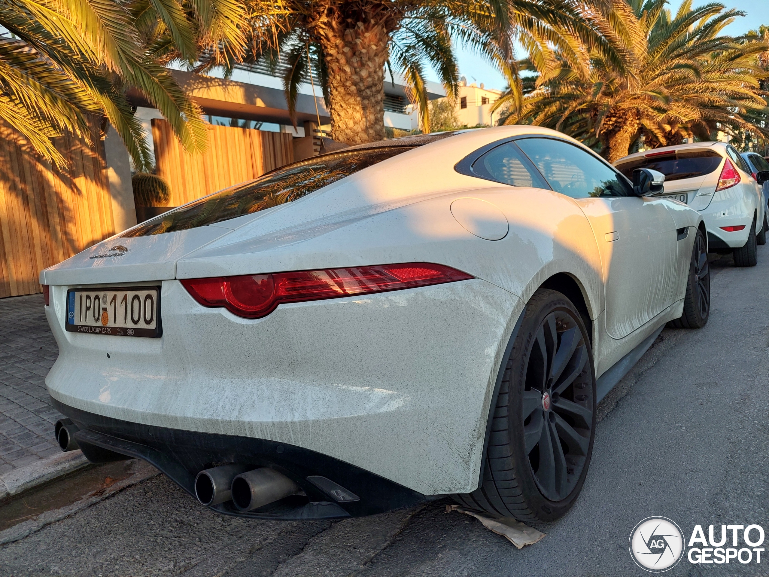 Jaguar F-TYPE R Coupé