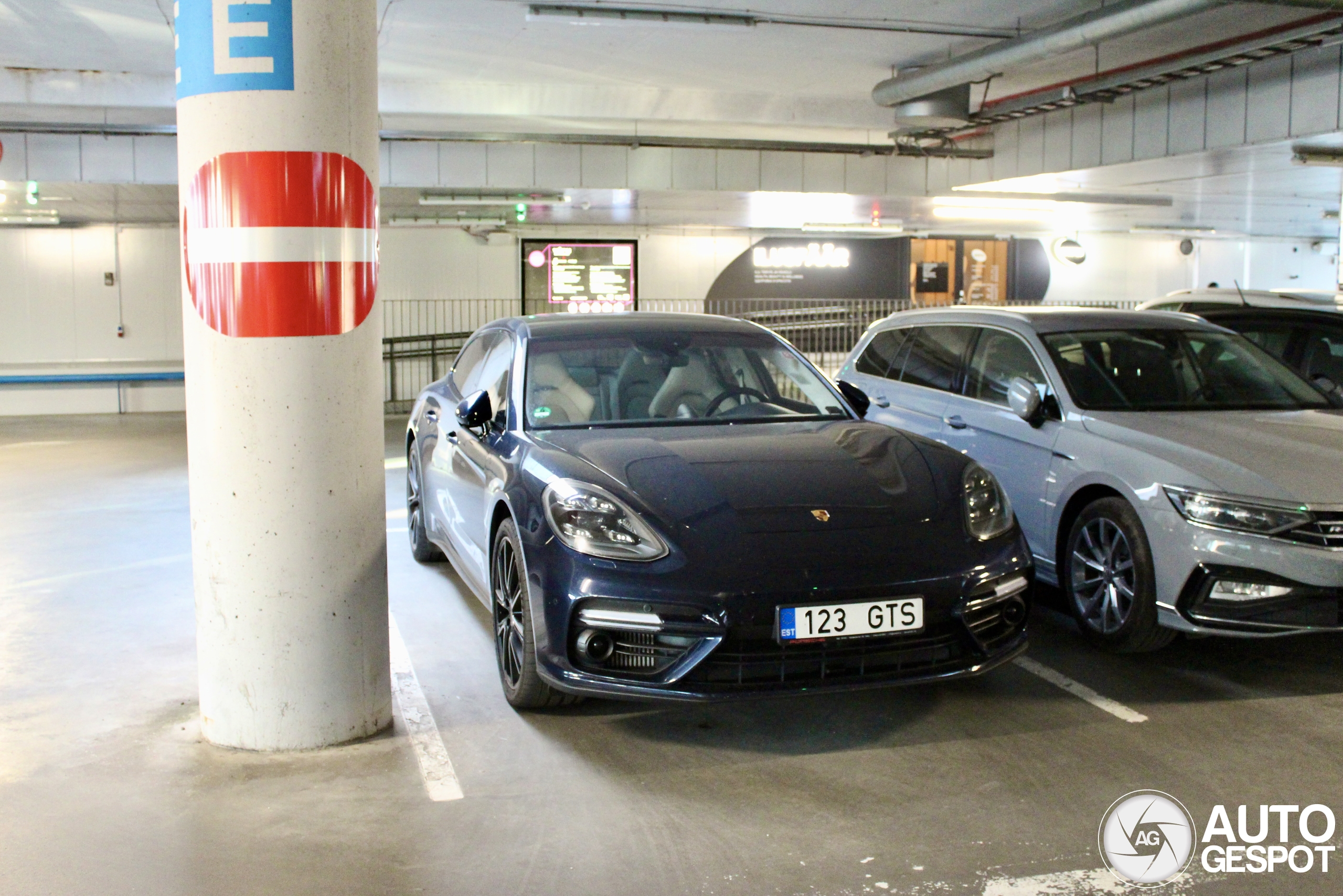 Porsche 971 Panamera Turbo Sport Turismo