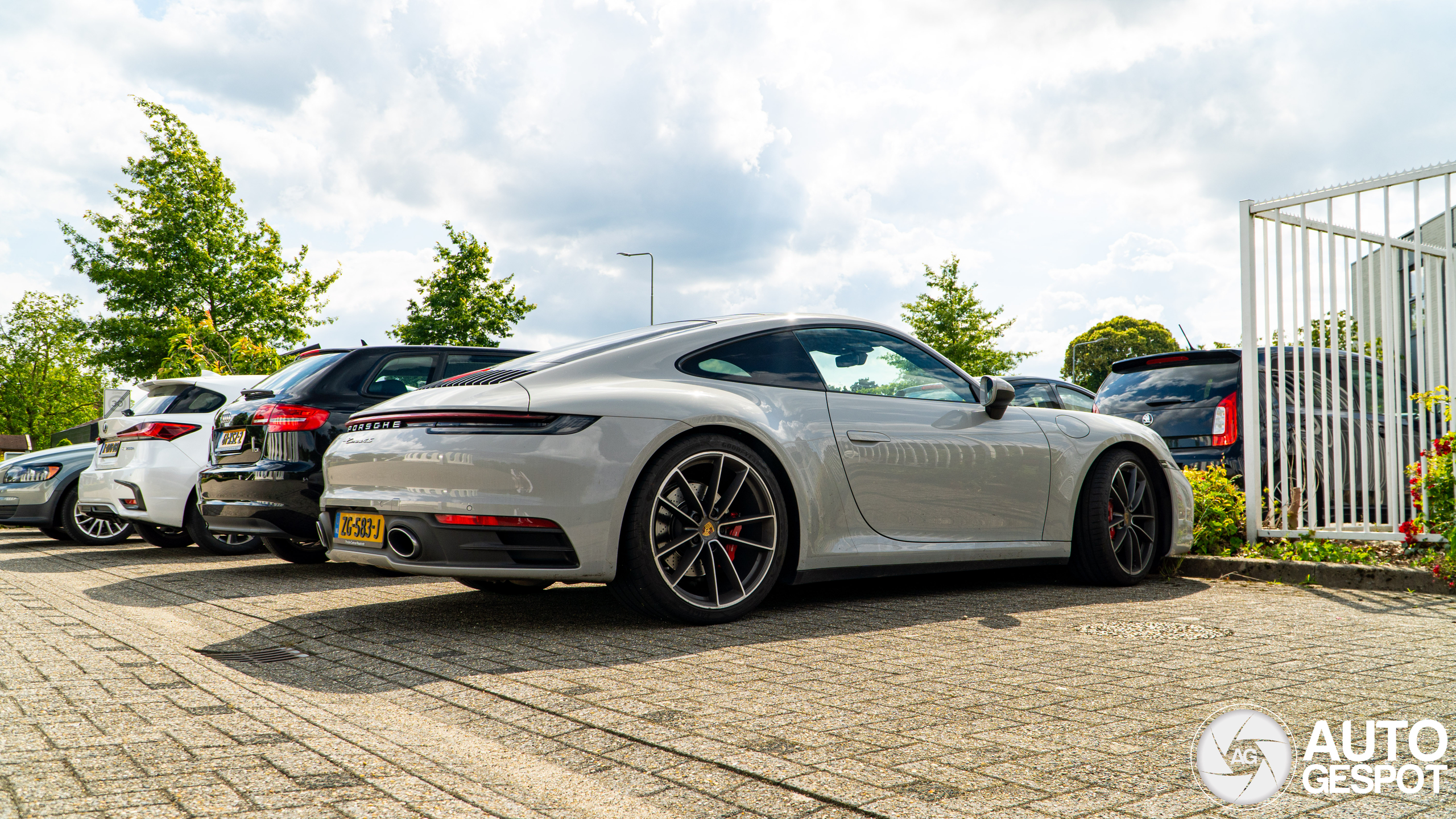 Porsche 992 Carrera 4S