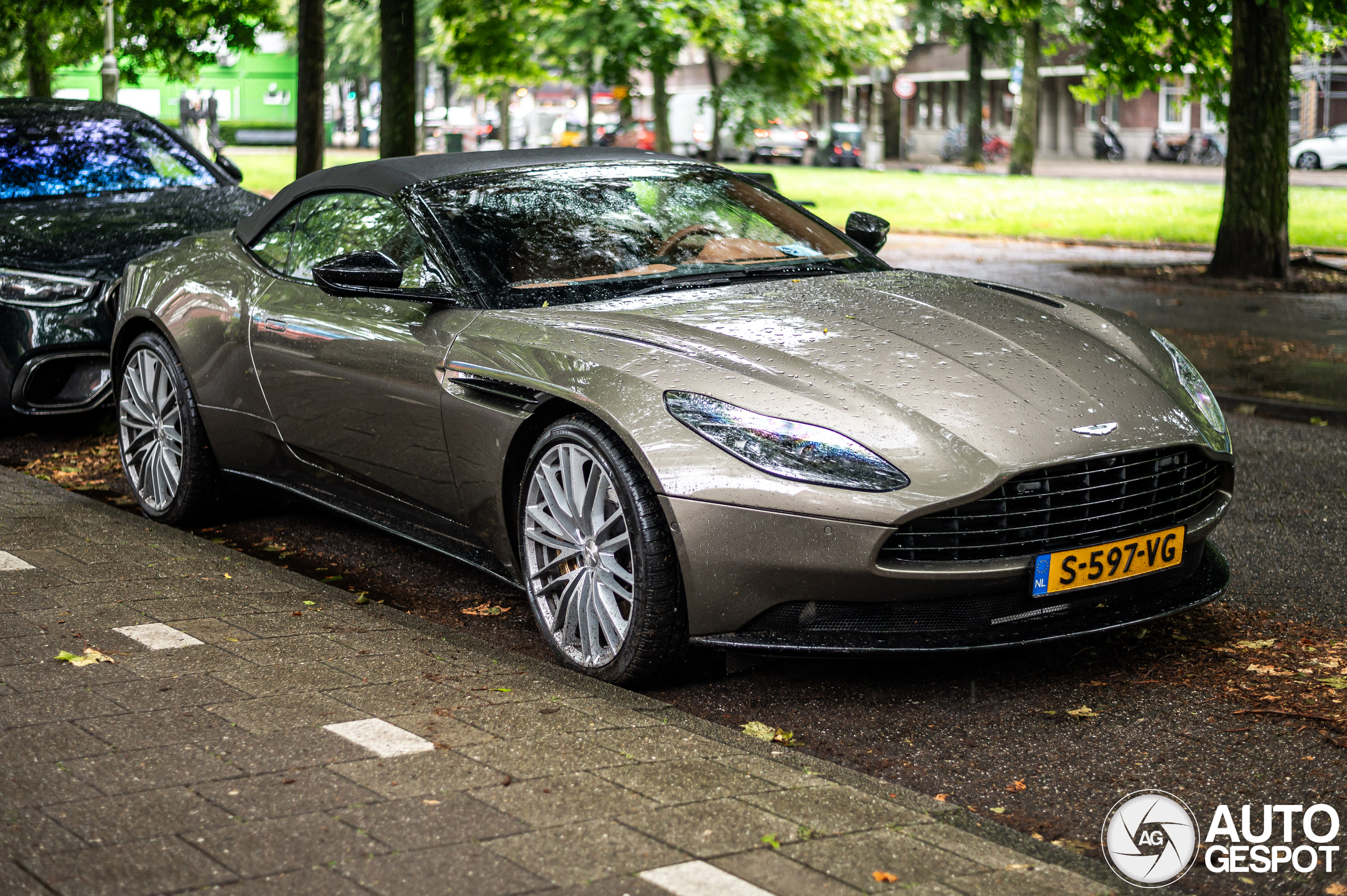 Aston Martin DB11 V8 Volante