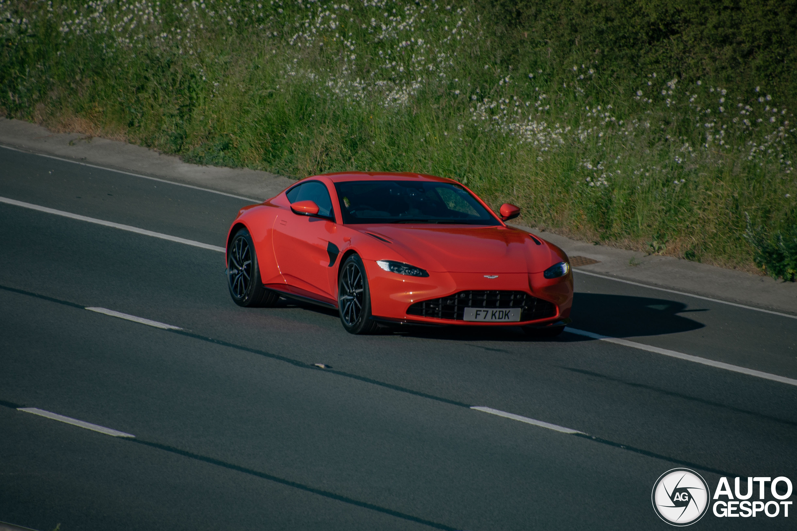 Aston Martin V8 Vantage 2018