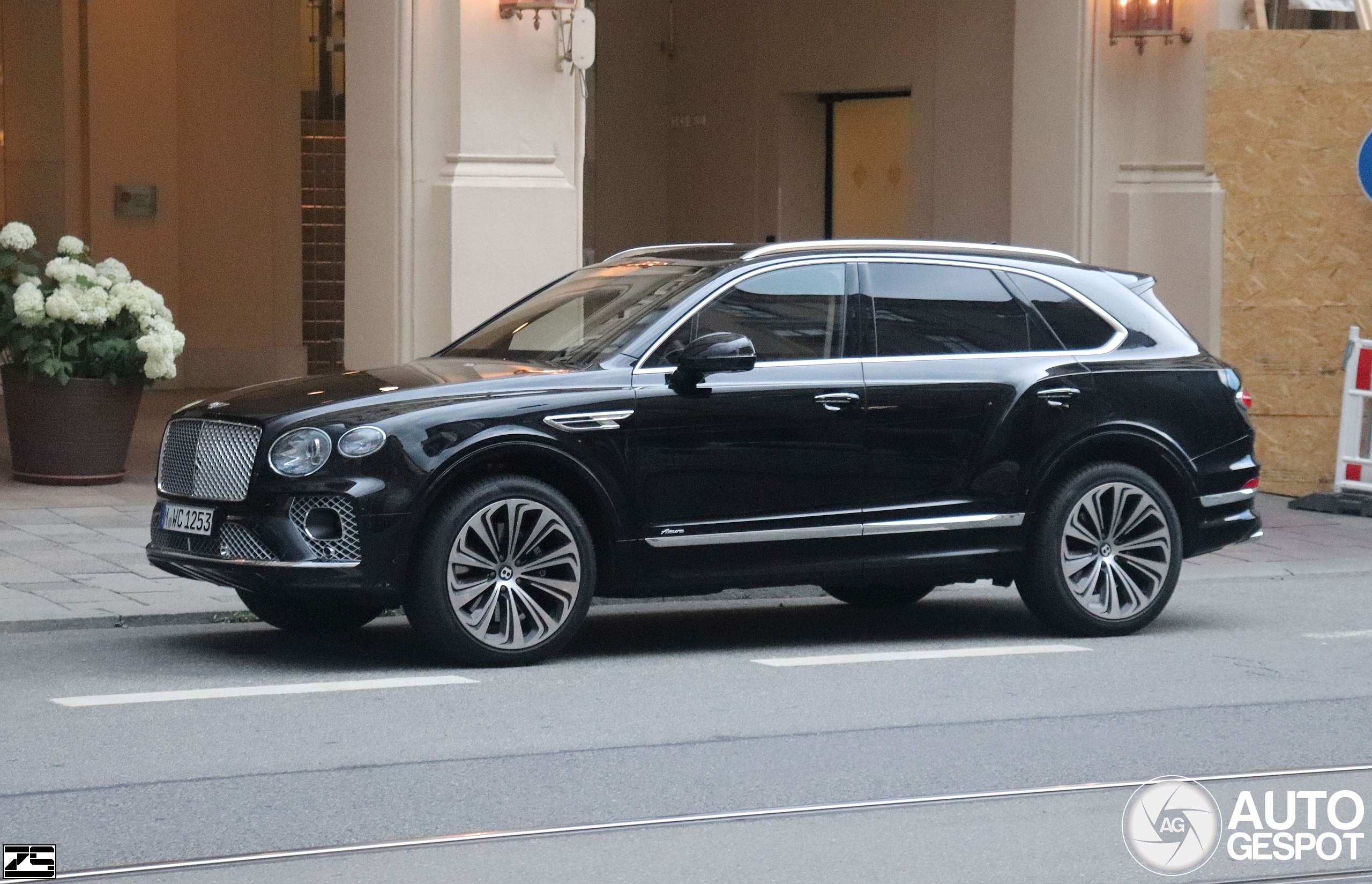 Bentley Bentayga Azure