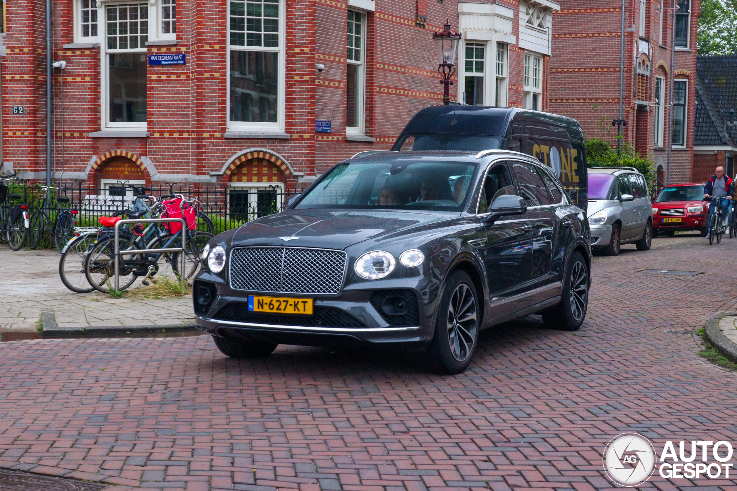 Bentley Bentayga Hybrid 2021