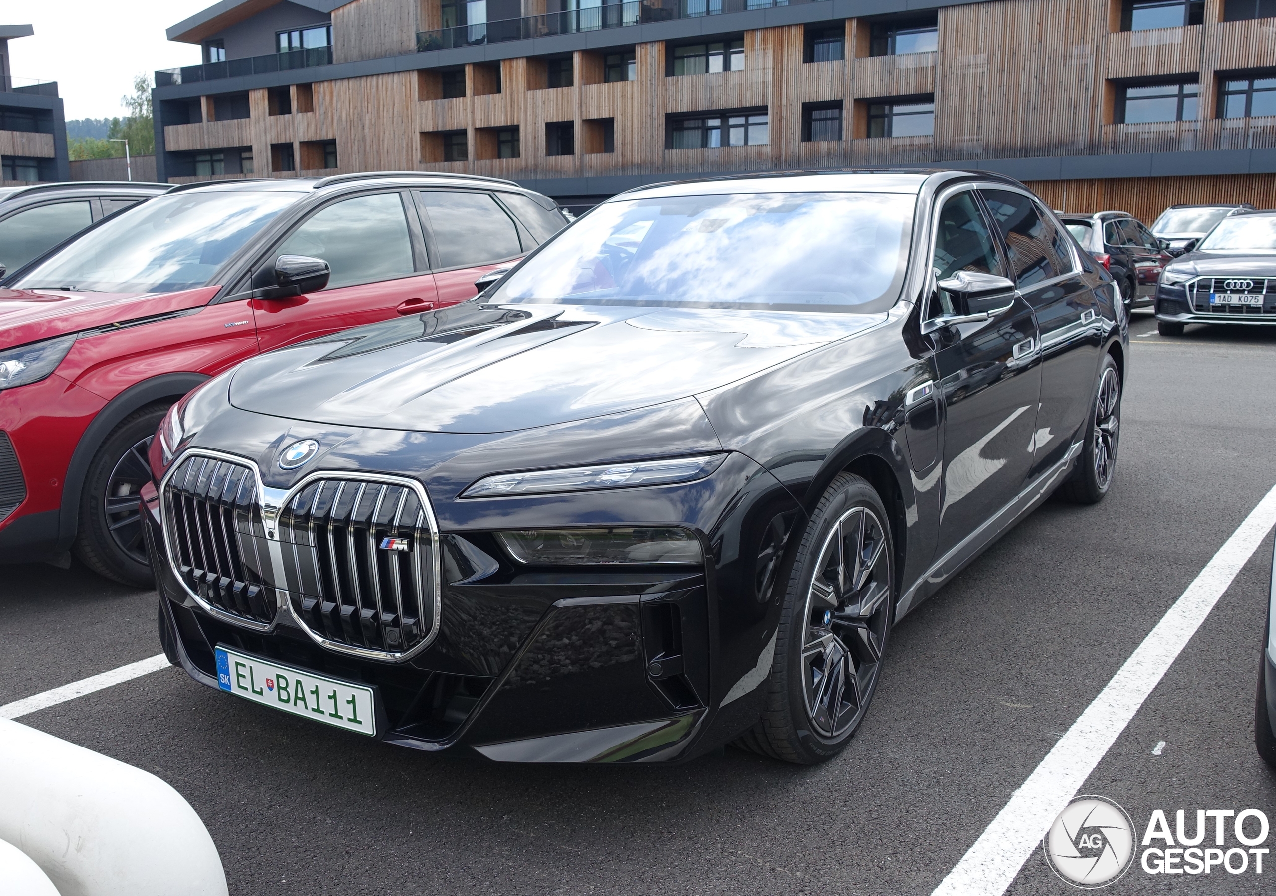 BMW M760e xDrive