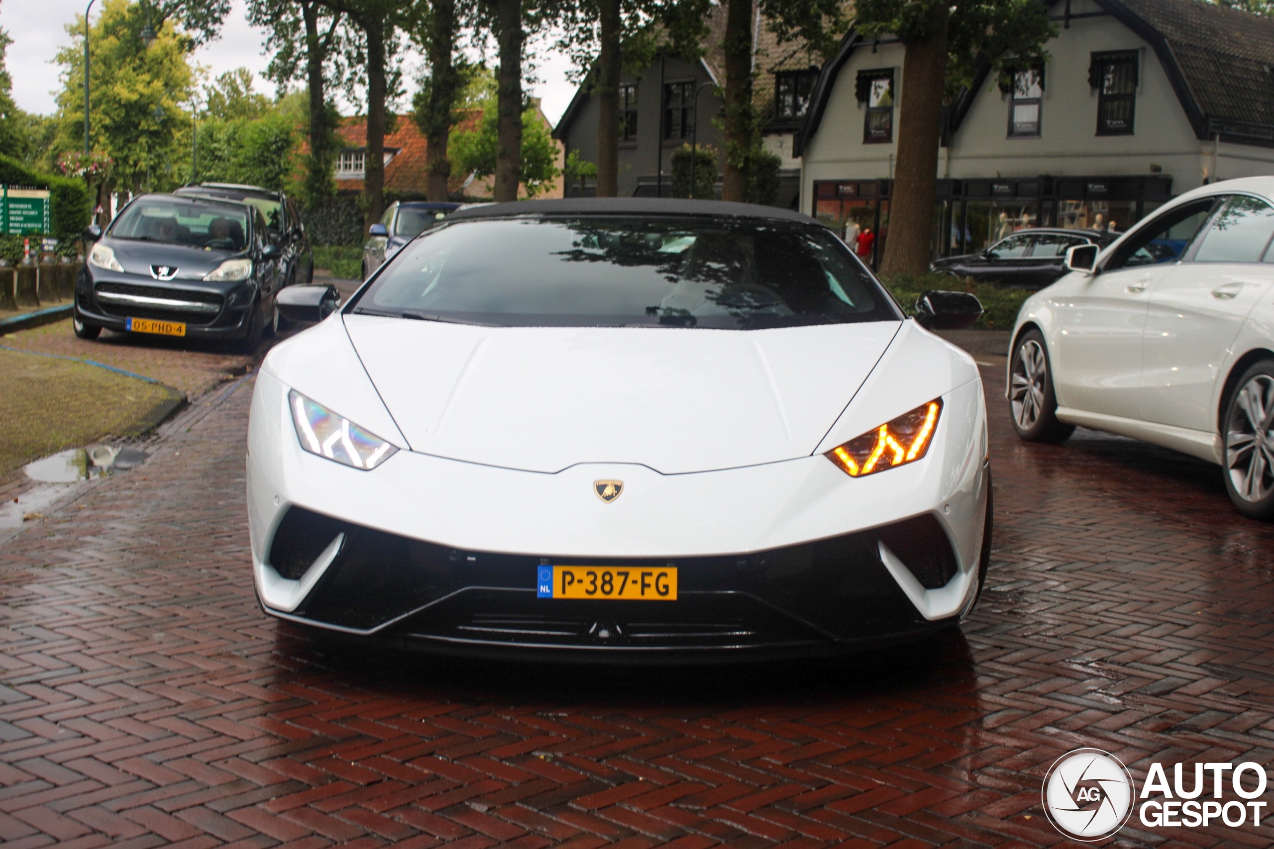 Lamborghini Huracán LP640-4 Performante Spyder