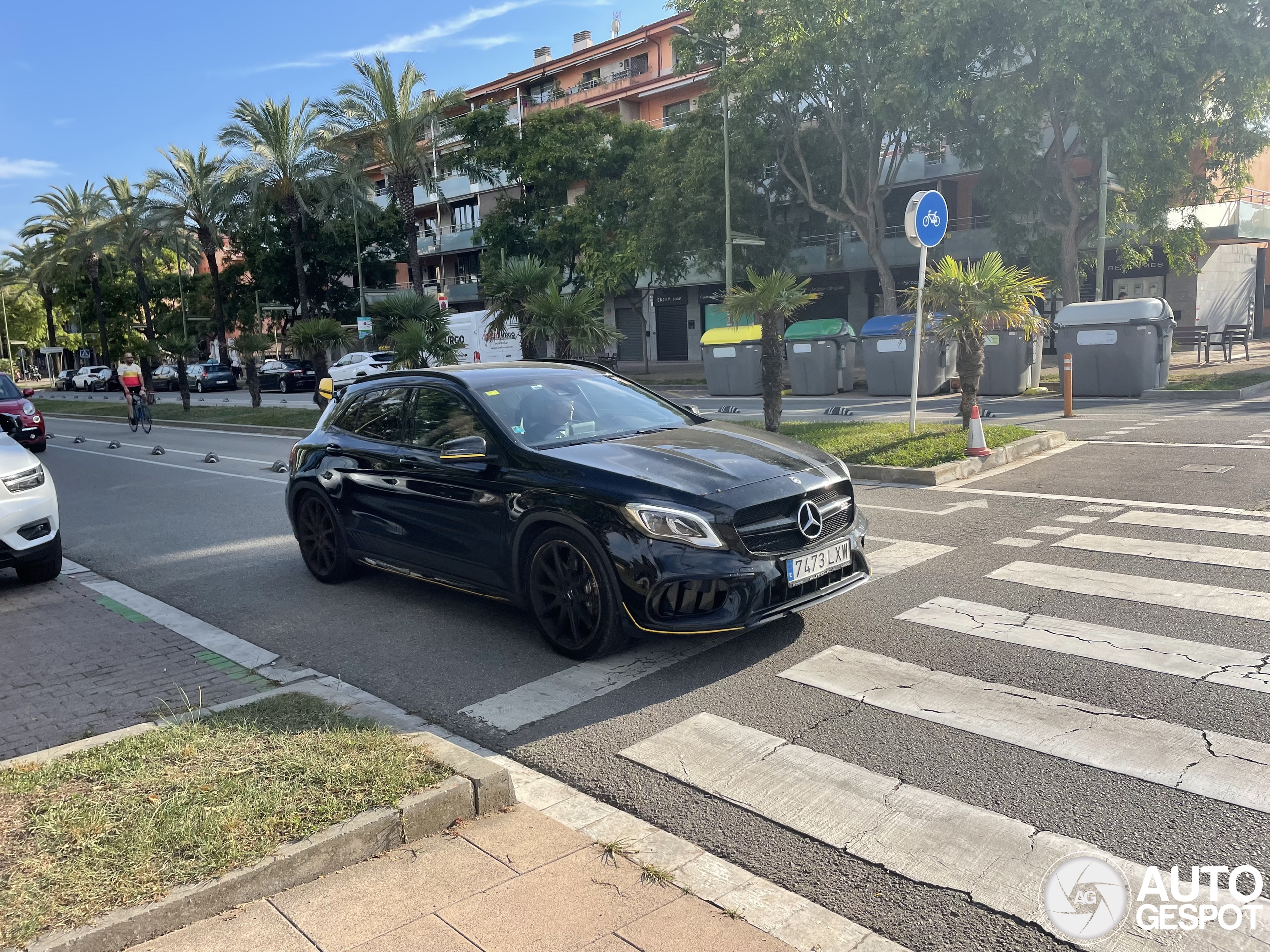 Mercedes-AMG GLA 45 X156 Yellow Night Edition