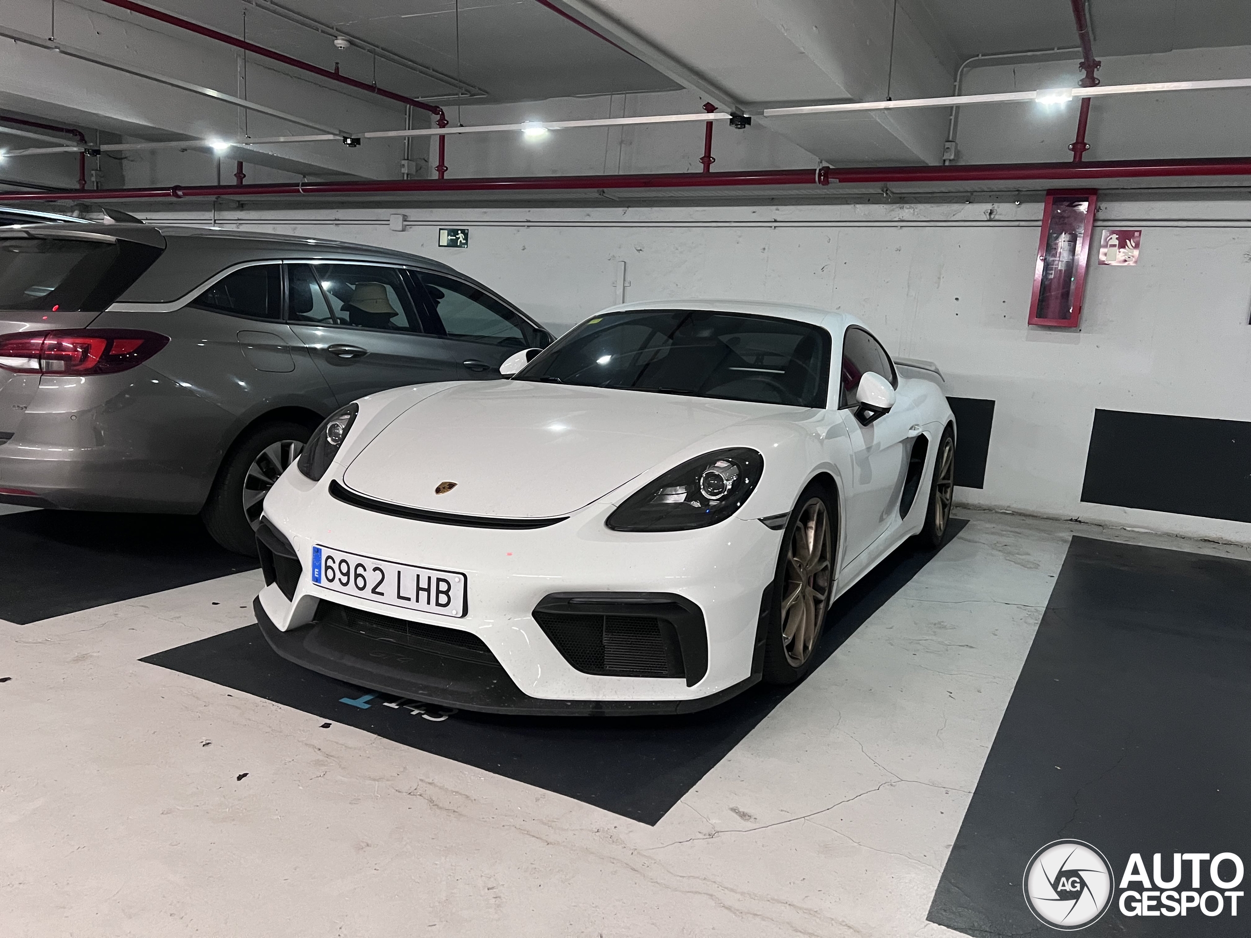 Porsche 718 Cayman GT4