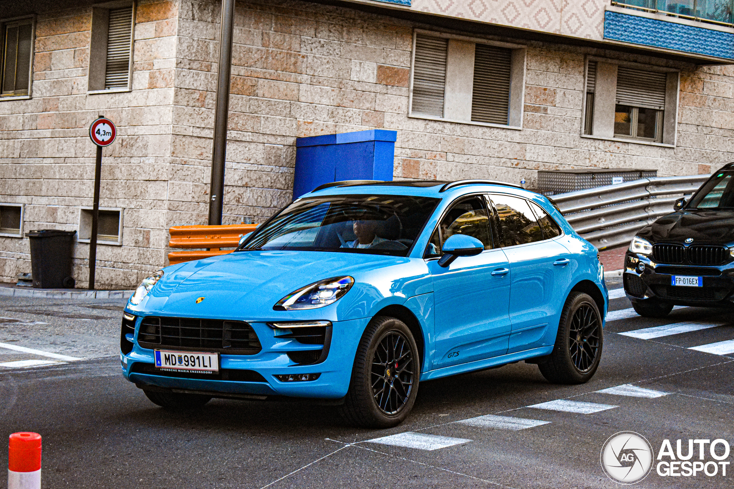 Porsche 95B Macan GTS