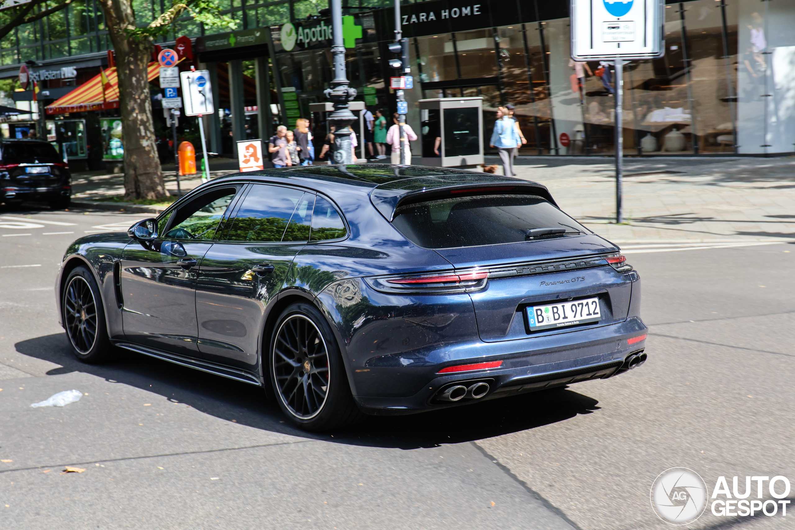 Porsche 971 Panamera GTS Sport Turismo