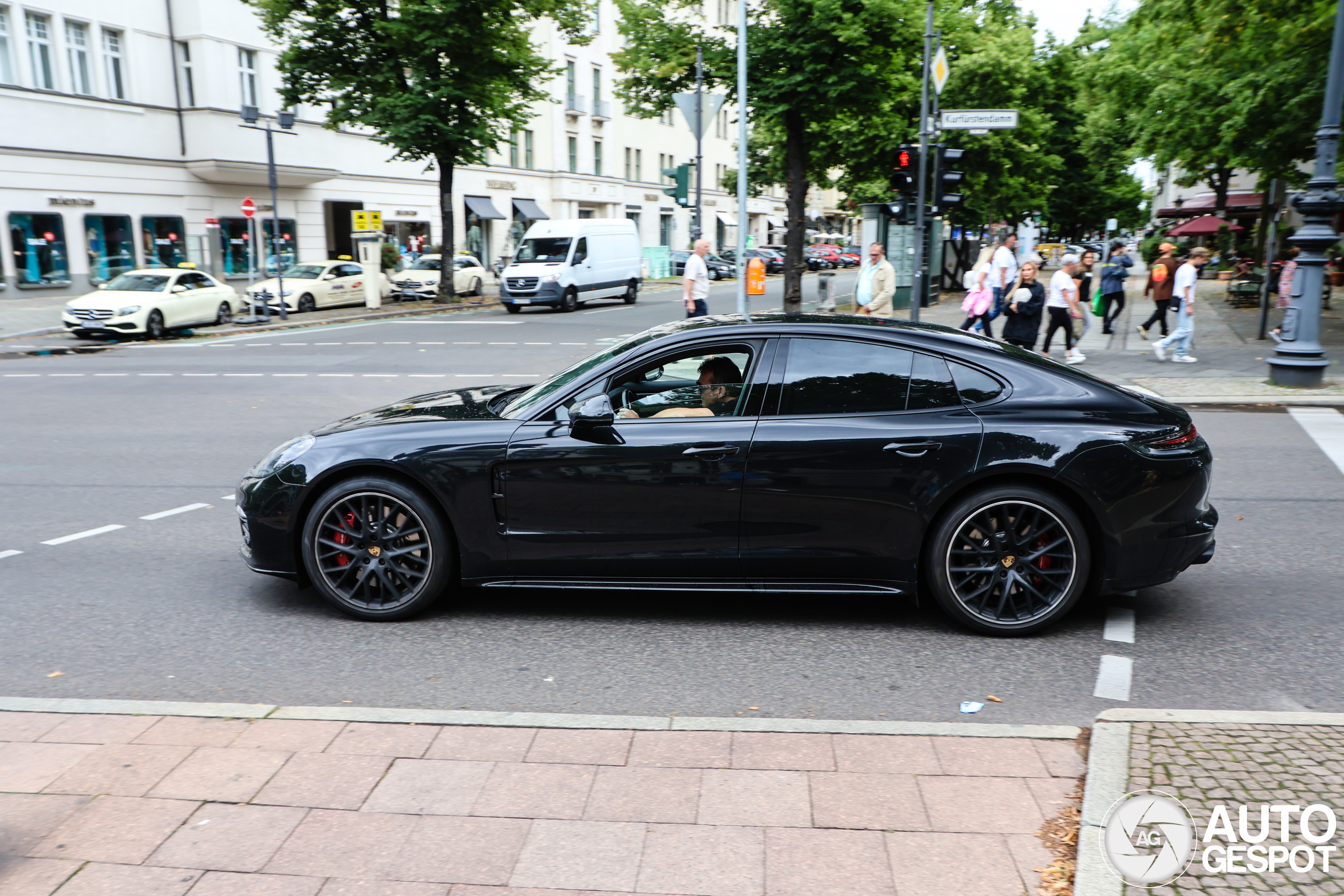 Porsche 971 Panamera Turbo