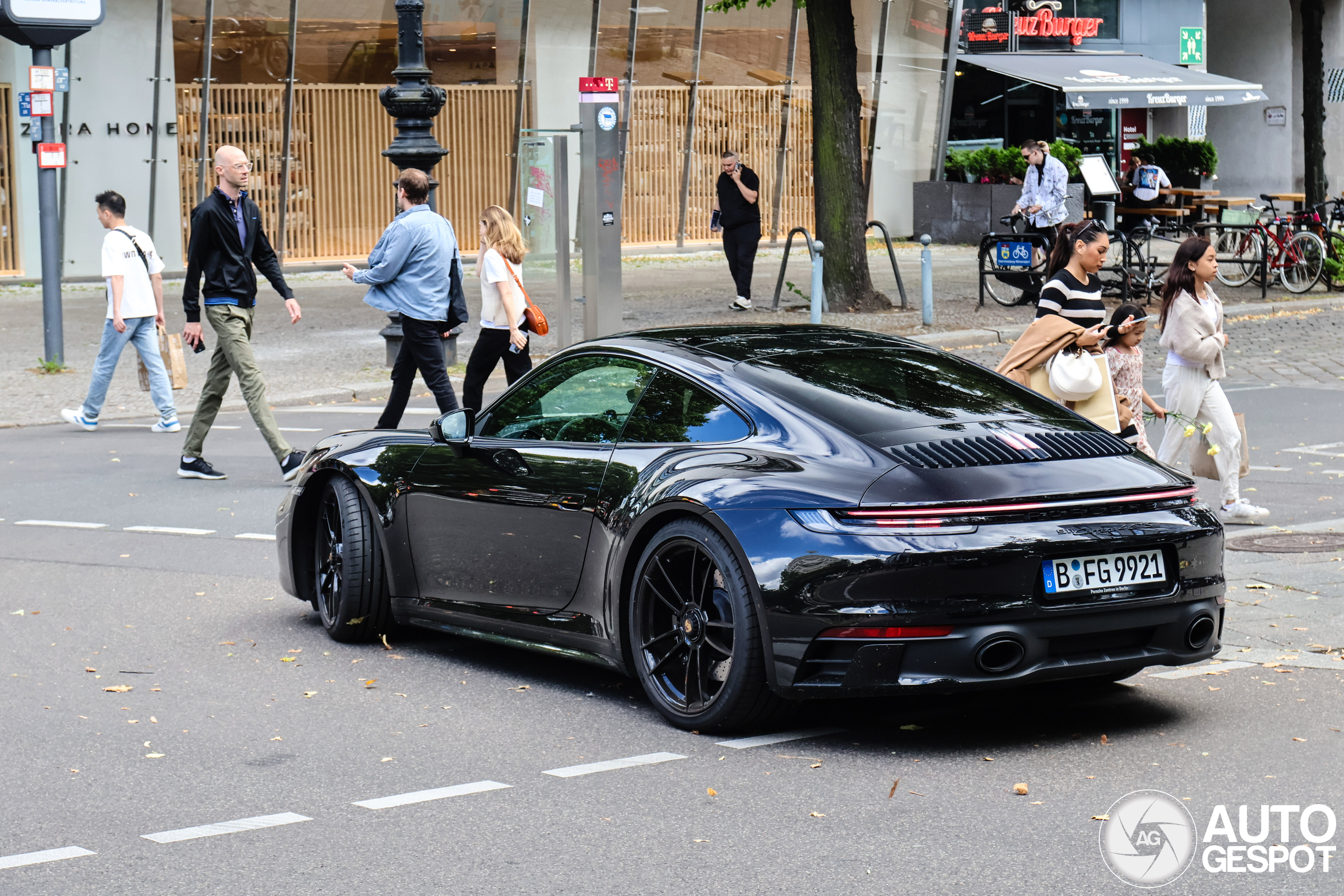 Porsche 992 Carrera 4 GTS