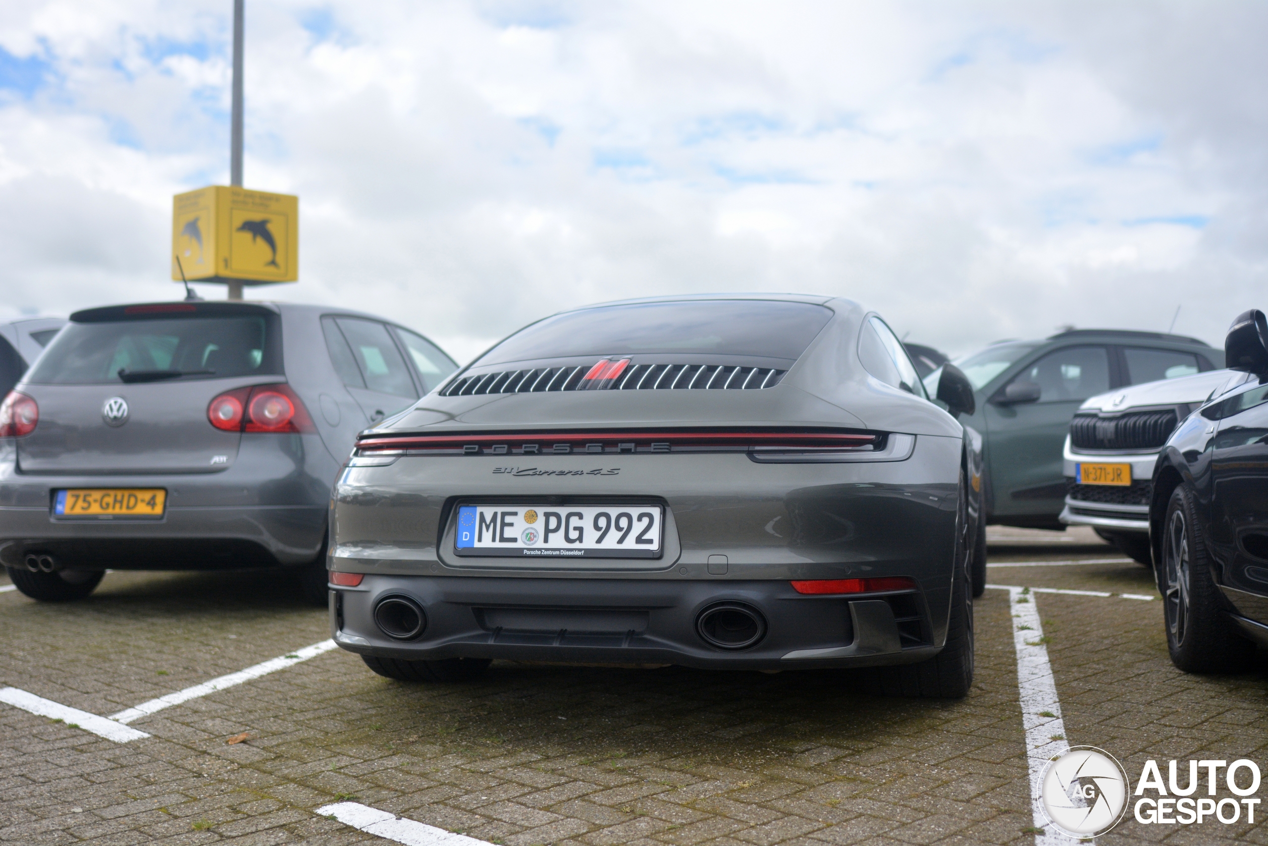 Porsche 992 Carrera 4S